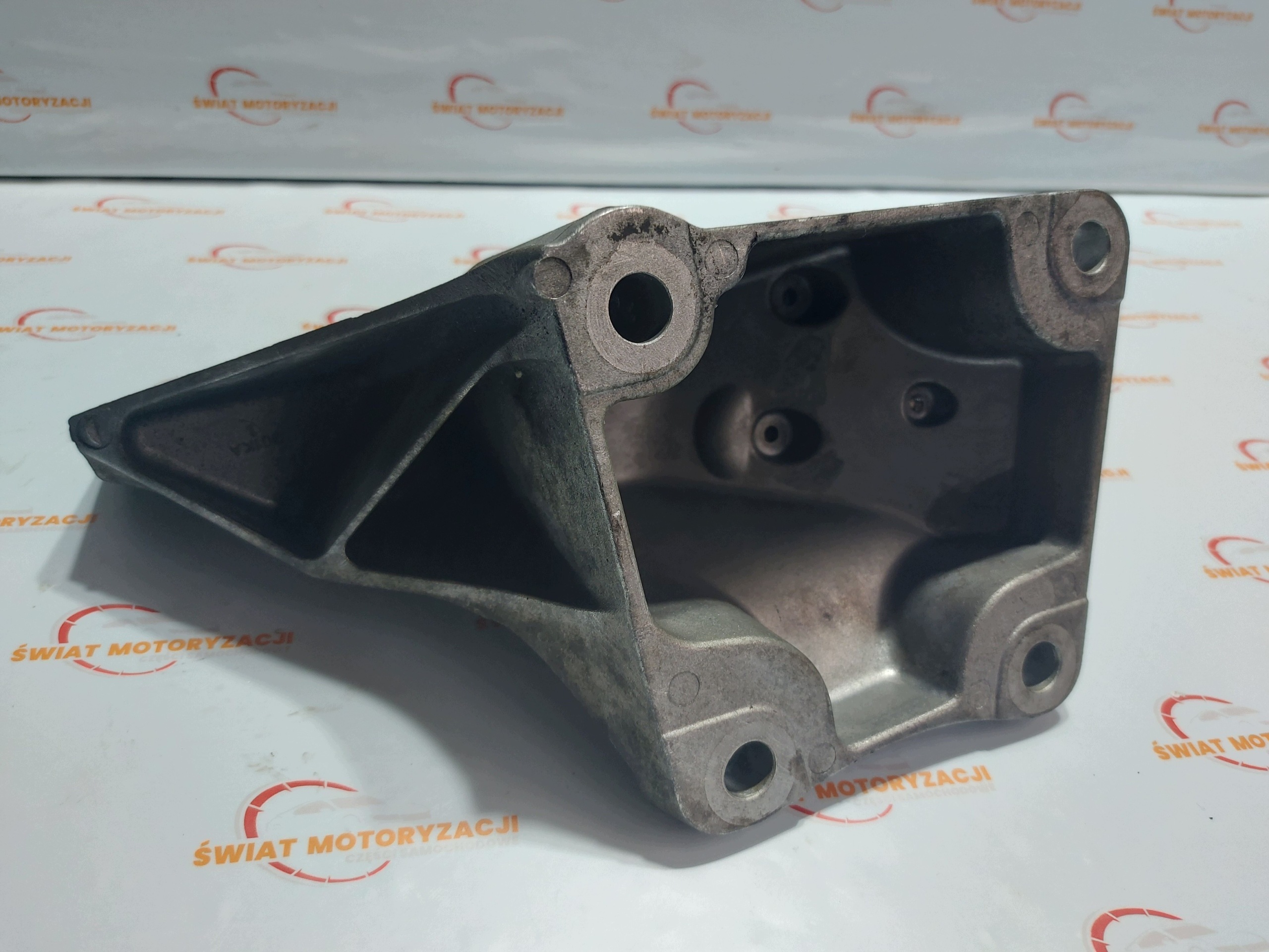Support moteur droit Land Rover Sport 3.6 D 272ch image 3