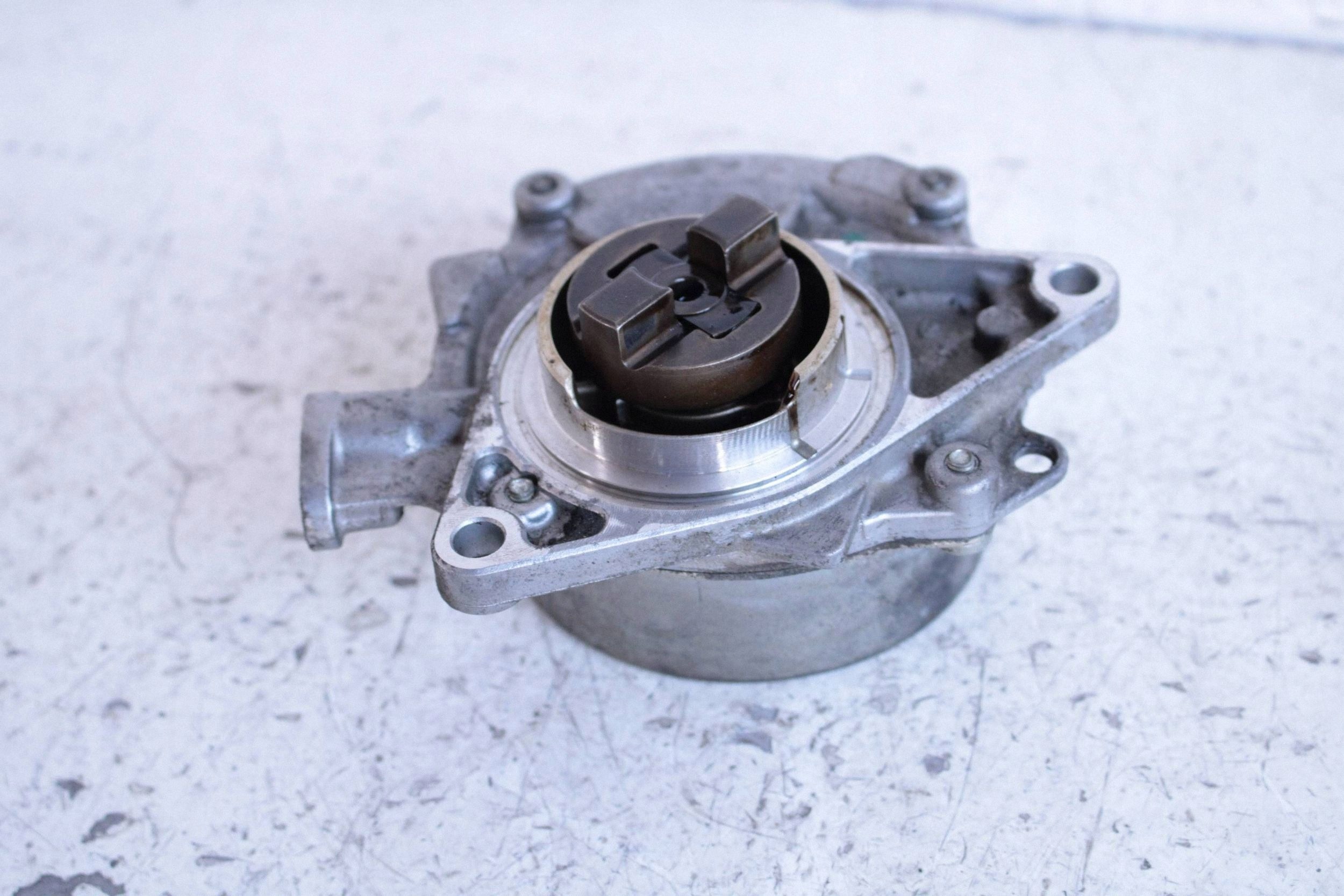 Bomba de vacío Peugeot 308 2008 V757081380 image 3