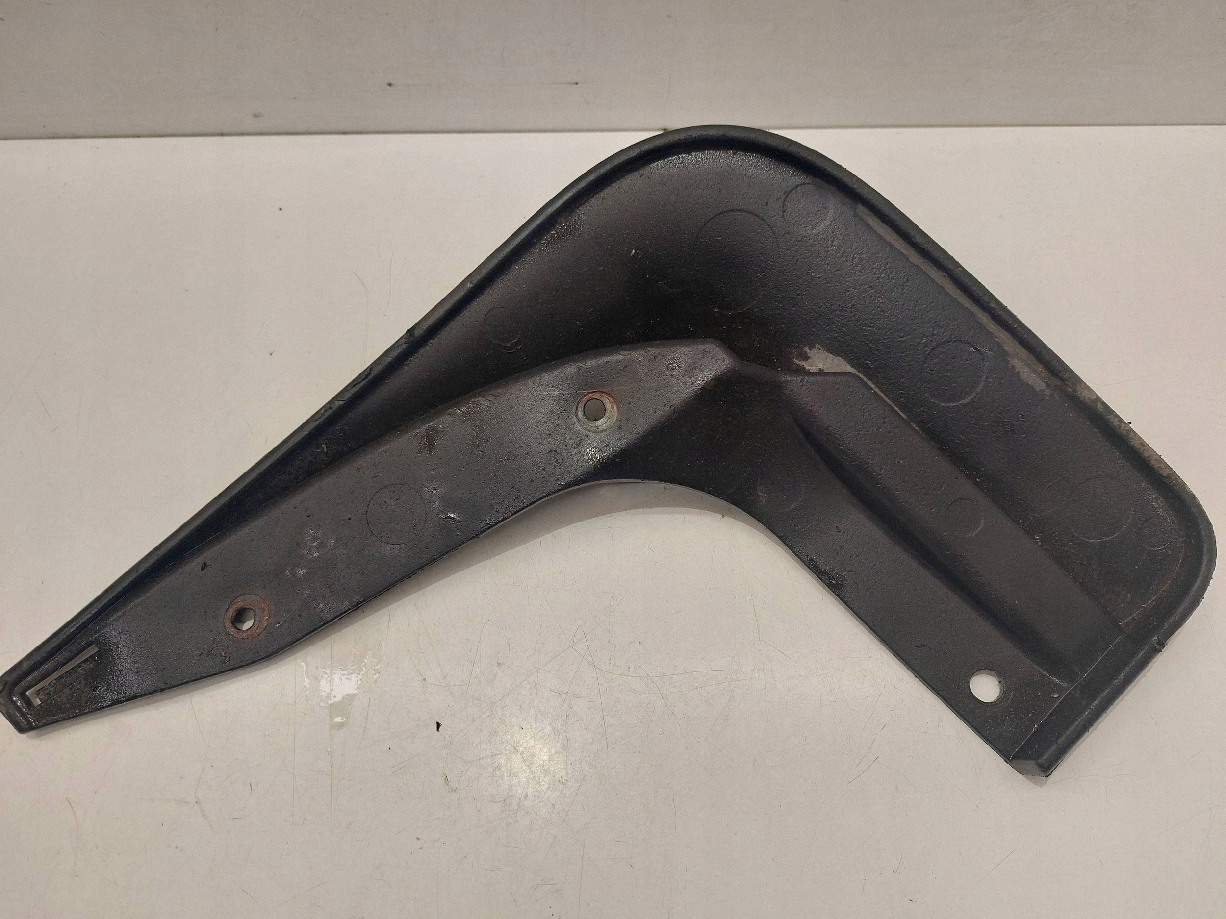 Skoda Octavia Mk3 (5E) 2013 Front Mud Flaps OEM 5E0075111 image 5