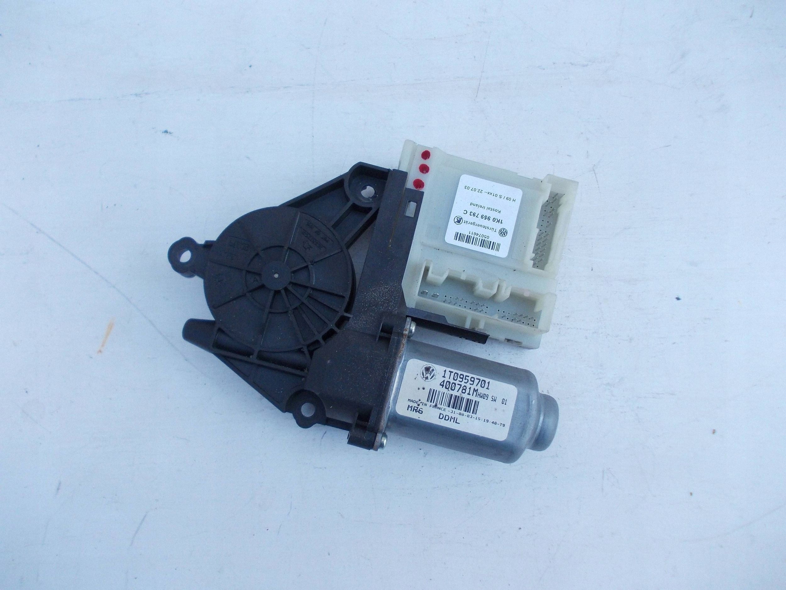 Front Window Regulator Motor VW OE 1K0959793C Used image 2