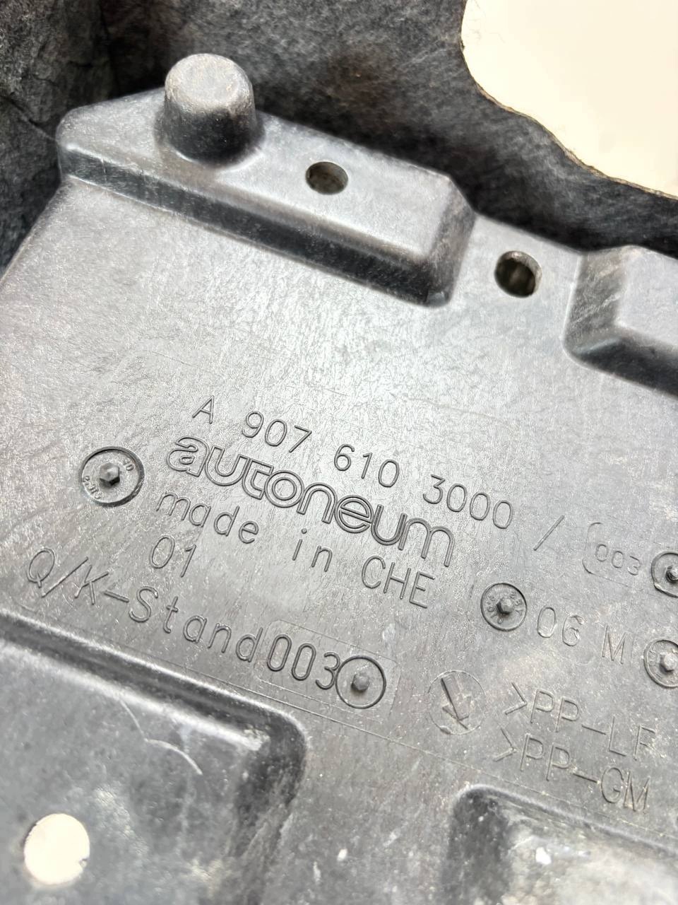 MERCEDES SPRINTER W907 Support Batterie A9076103000 image 3
