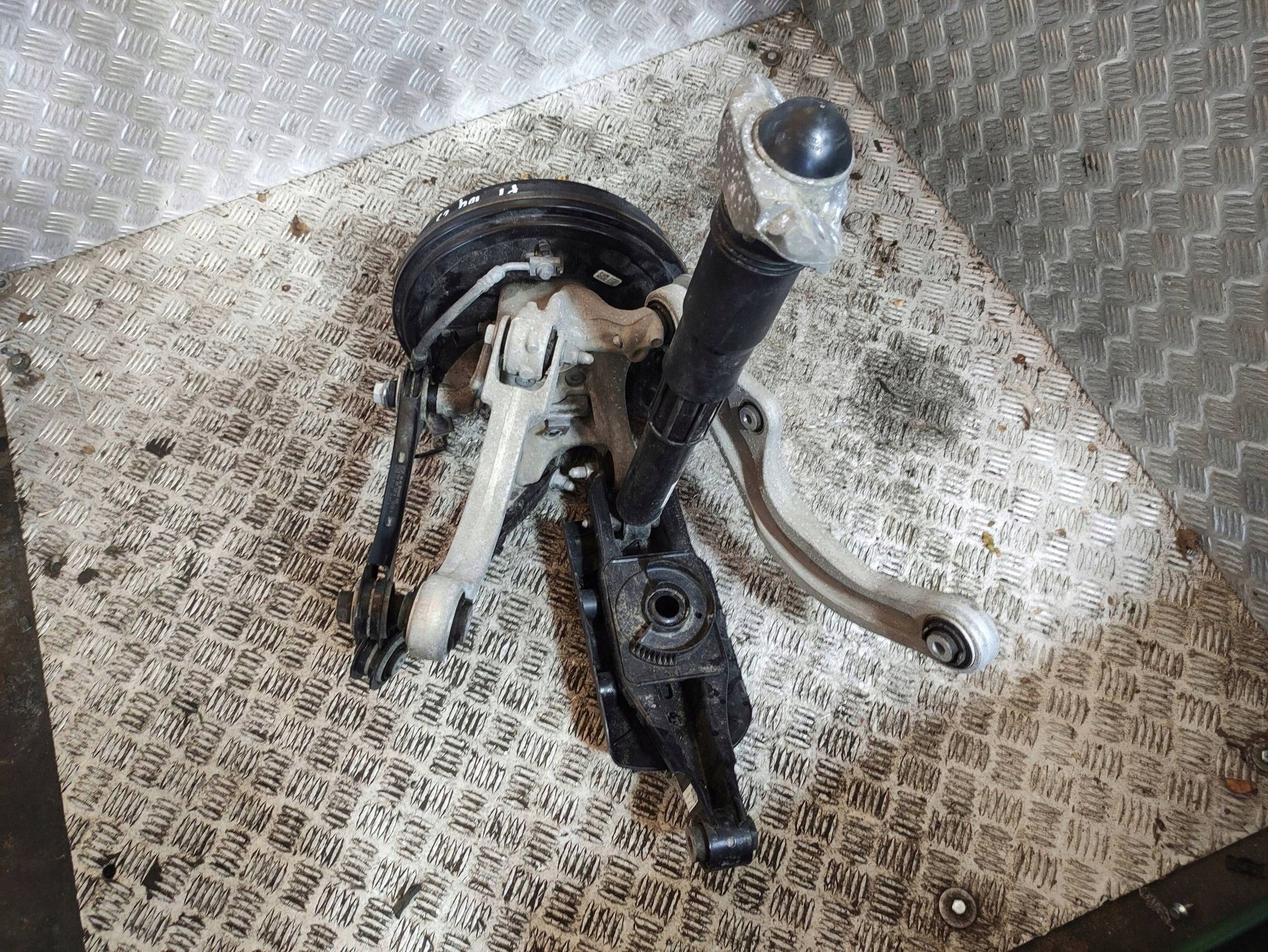 Moyeu de roue arrière droite VW ID.4 (E21) 1EA501052BD image 3
