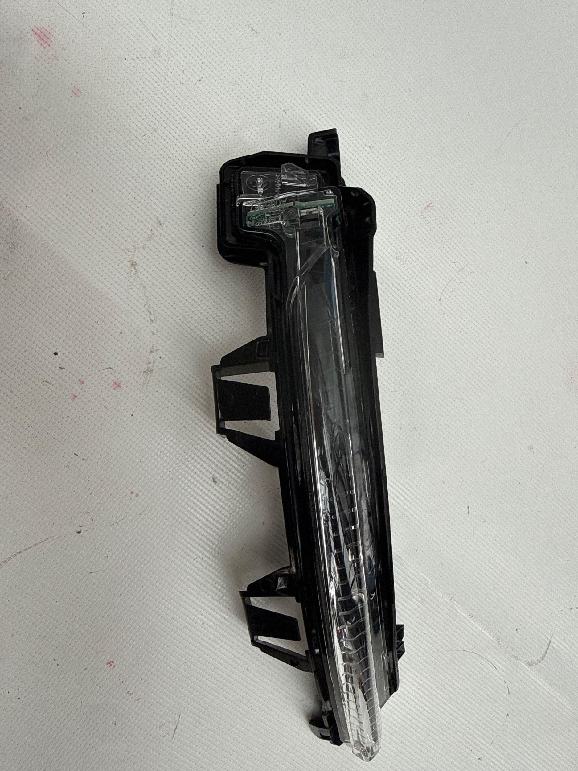 Direction indicator Front right side Volvo S90, V90 2101.6252