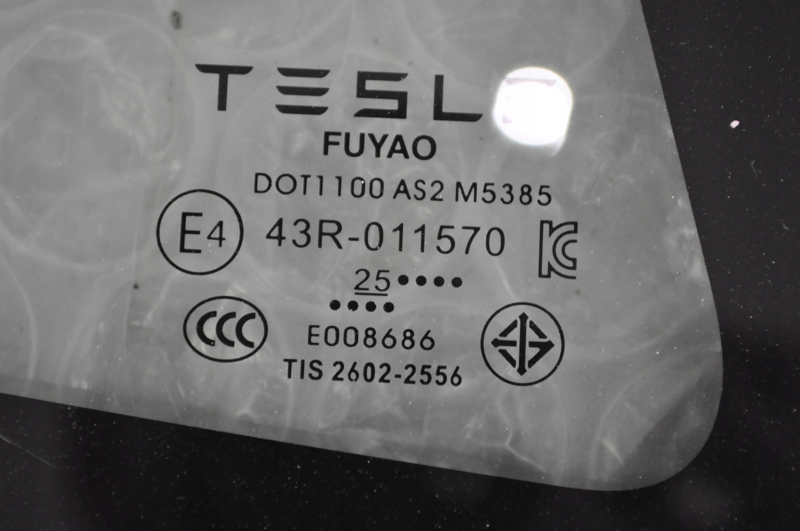Tesla Model 3 Vitre arrière droite 43R-011570 image 3