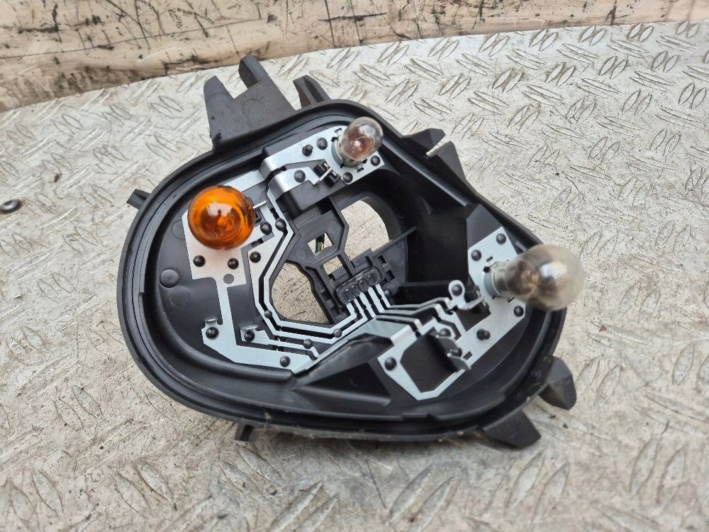 Lampunpidike PEUGEOT 208 00417V0001 1.2L 60kW 2016 image 2