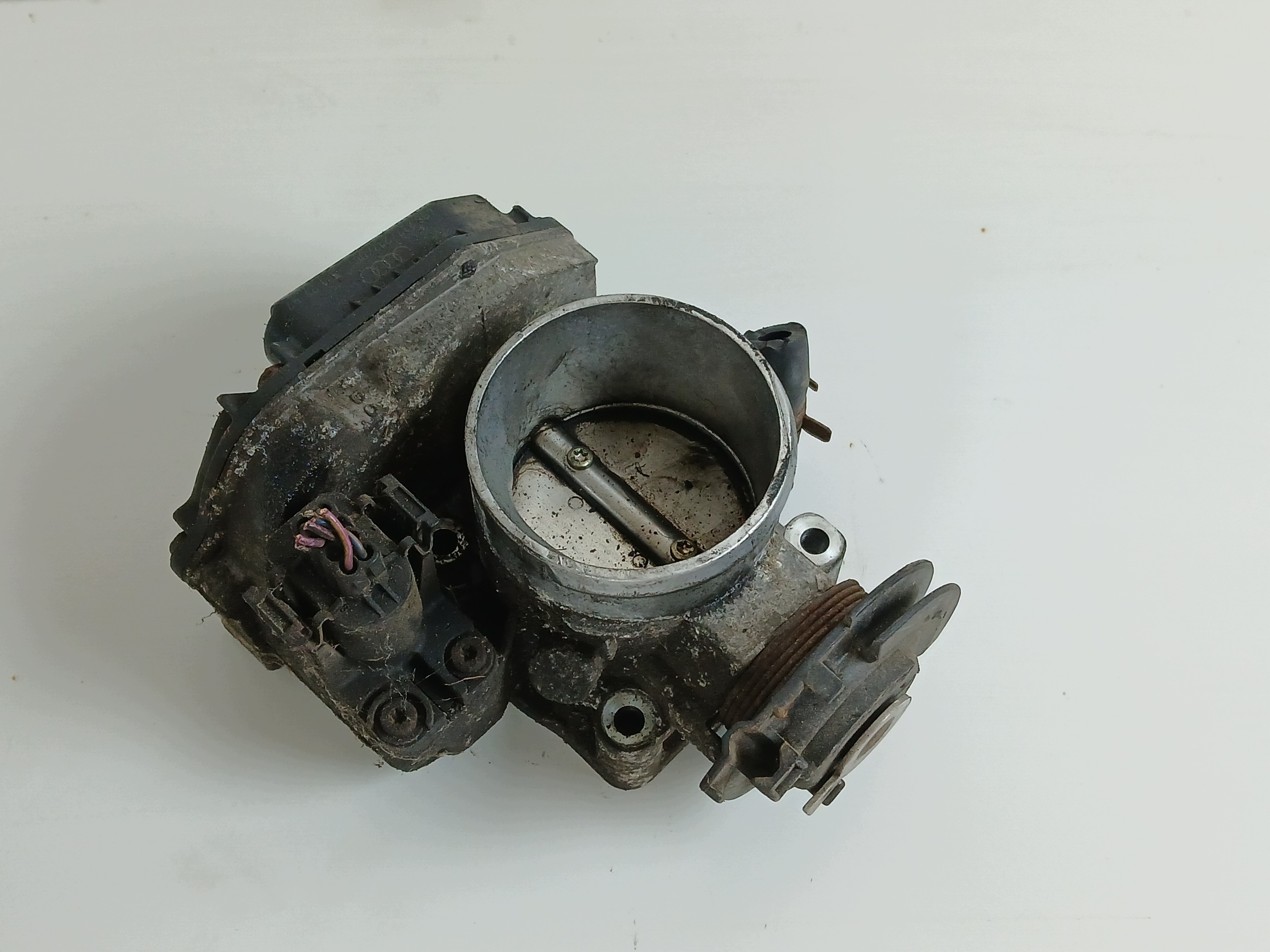 Boîtier papillon Audi A3 8L 1.8 T image 4