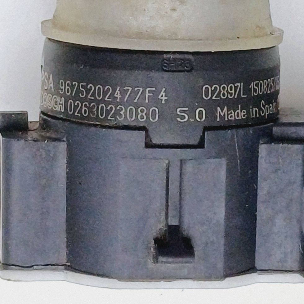 Taka PDC-anturi Peugeot 308 II SW T9, OEM DRC122182