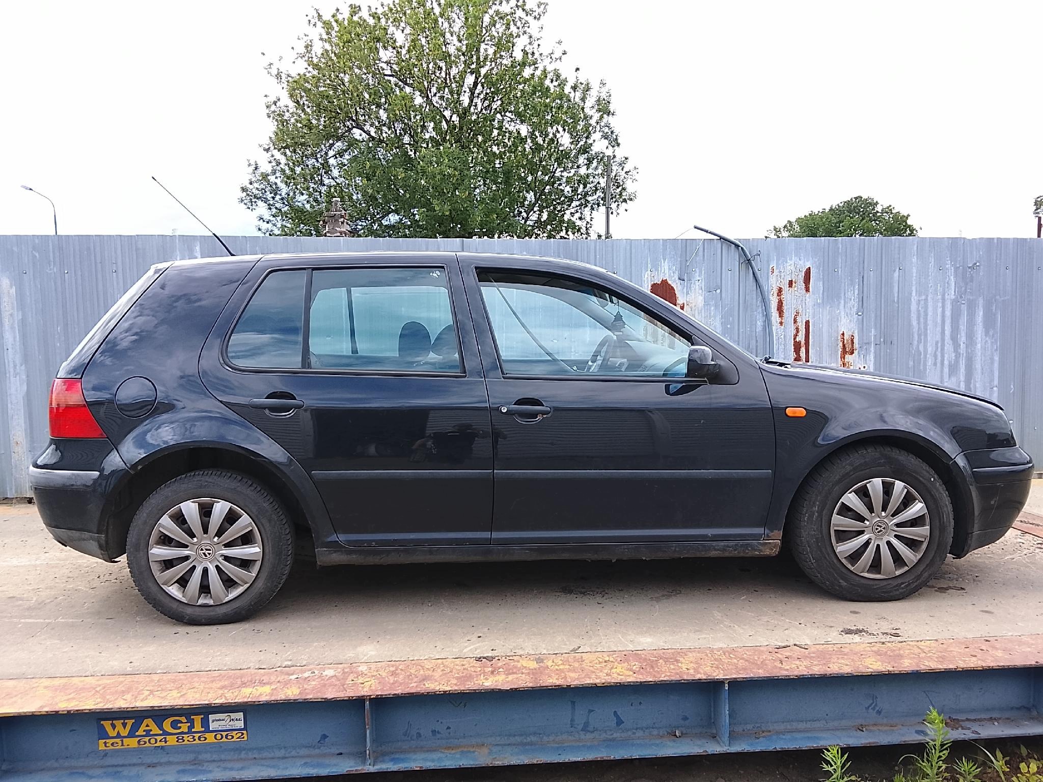 Mola Traseira VW Golf IV HB Usada OEM K-211845-12625009