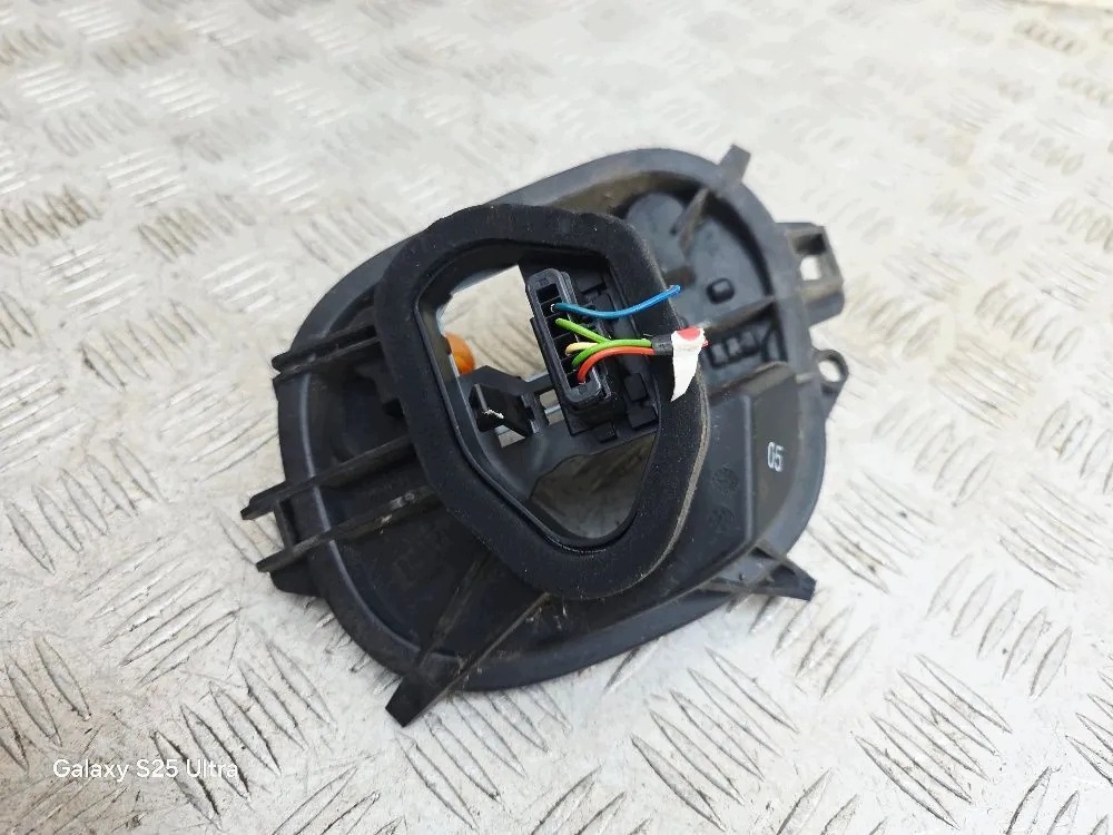Lampunpidin PEUGEOT 208 00196984 1.2L 60kW 2016