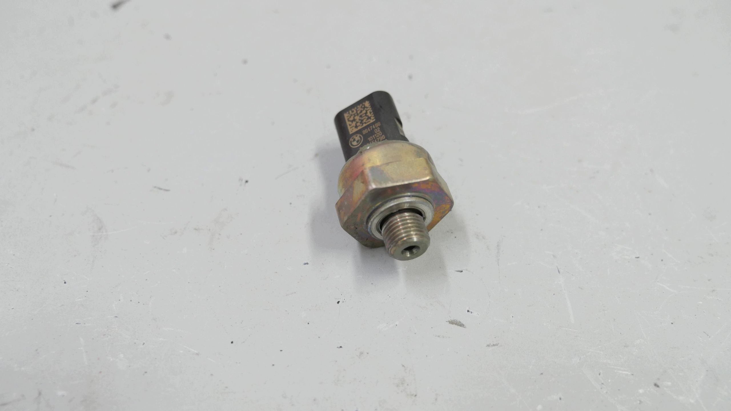 BMW F30 G20 G30 Öldrucksensor 8647488 image 2