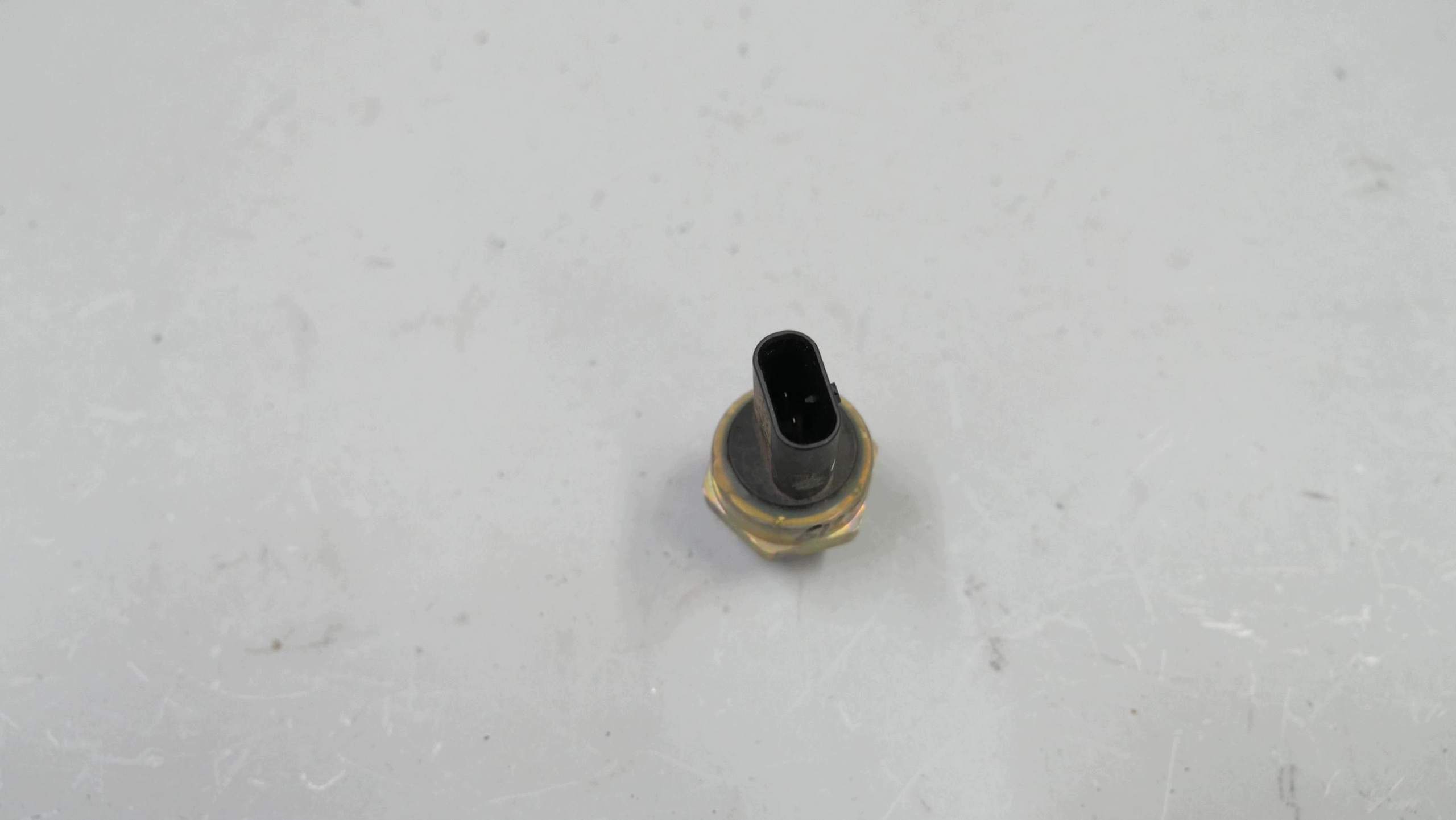 BMW F30 G20 G30 Öldrucksensor 8647488 image 4