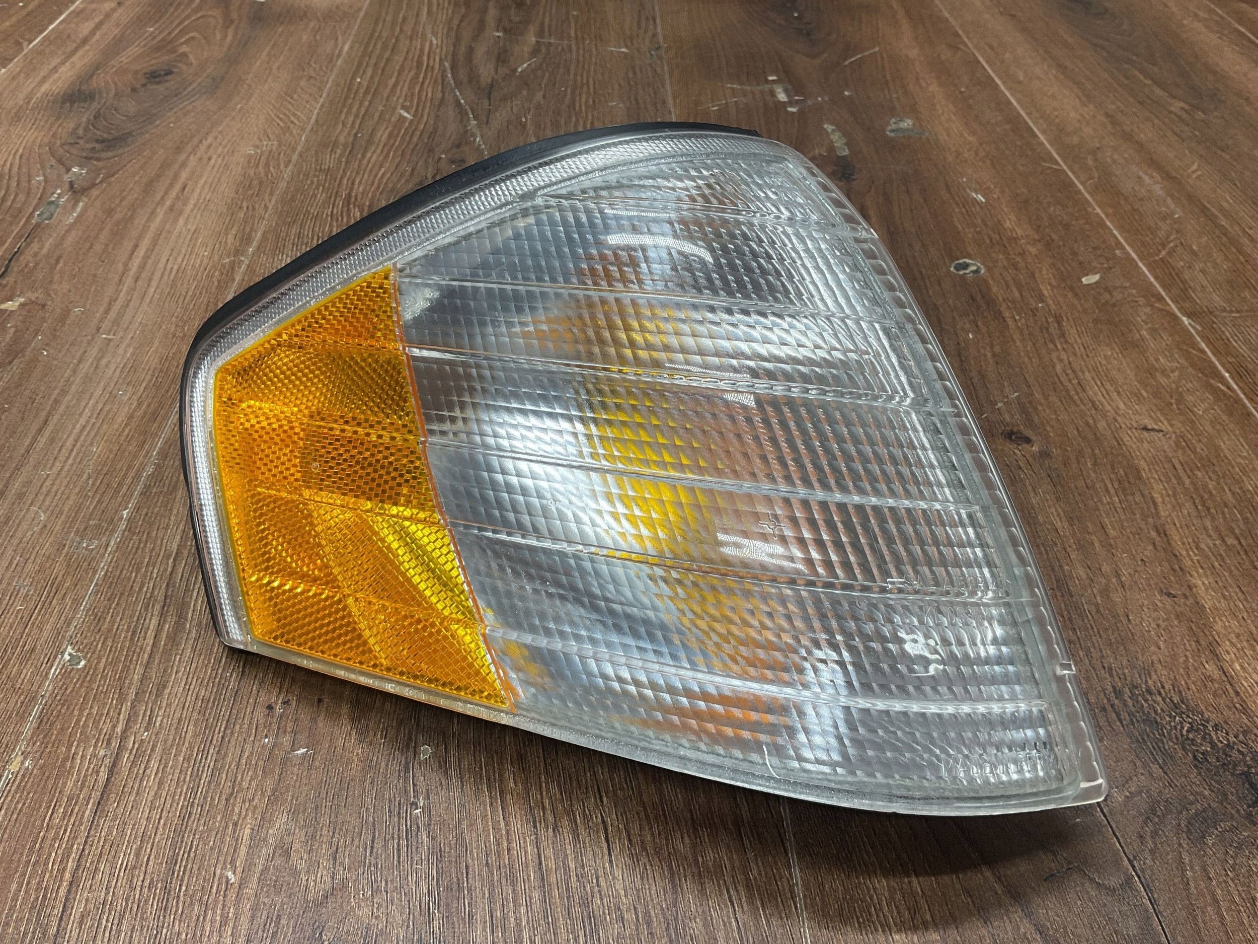LAMP OF DIRECTIONS OF RIGHTS MERCEDES SL R129 1315106913 1298260843