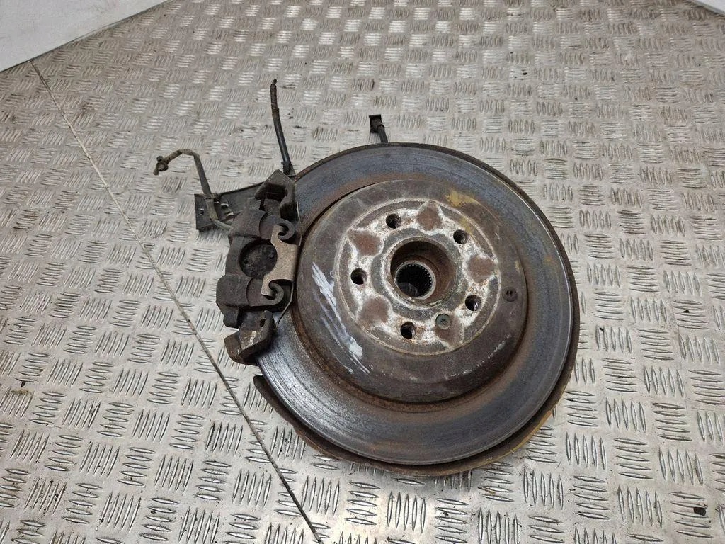 Cubo rueda trasera Mercedes R W251 A1645400717 image 2