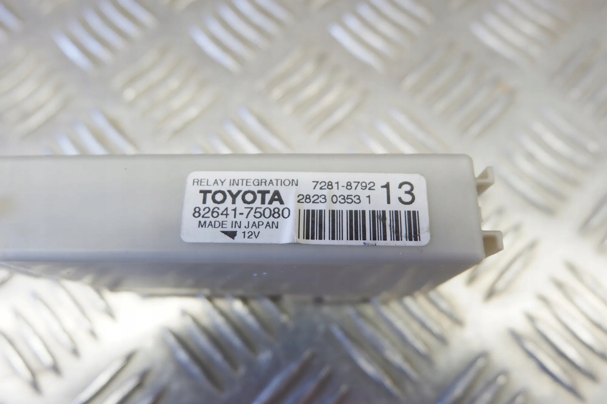 Lexus CT Relay 8264175080 OEM Used 2012 image 4