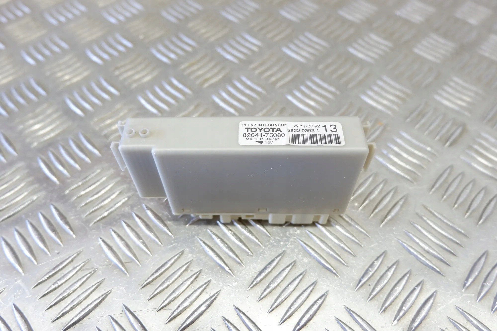 Lexus CT Relay 8264175080 OEM Used 2012 image 5