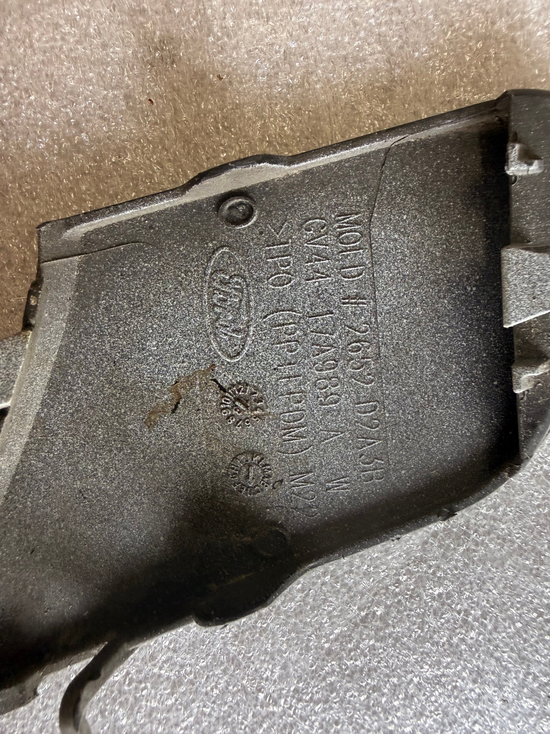 Ford Kuga Mk2 koukkukotelon suojus