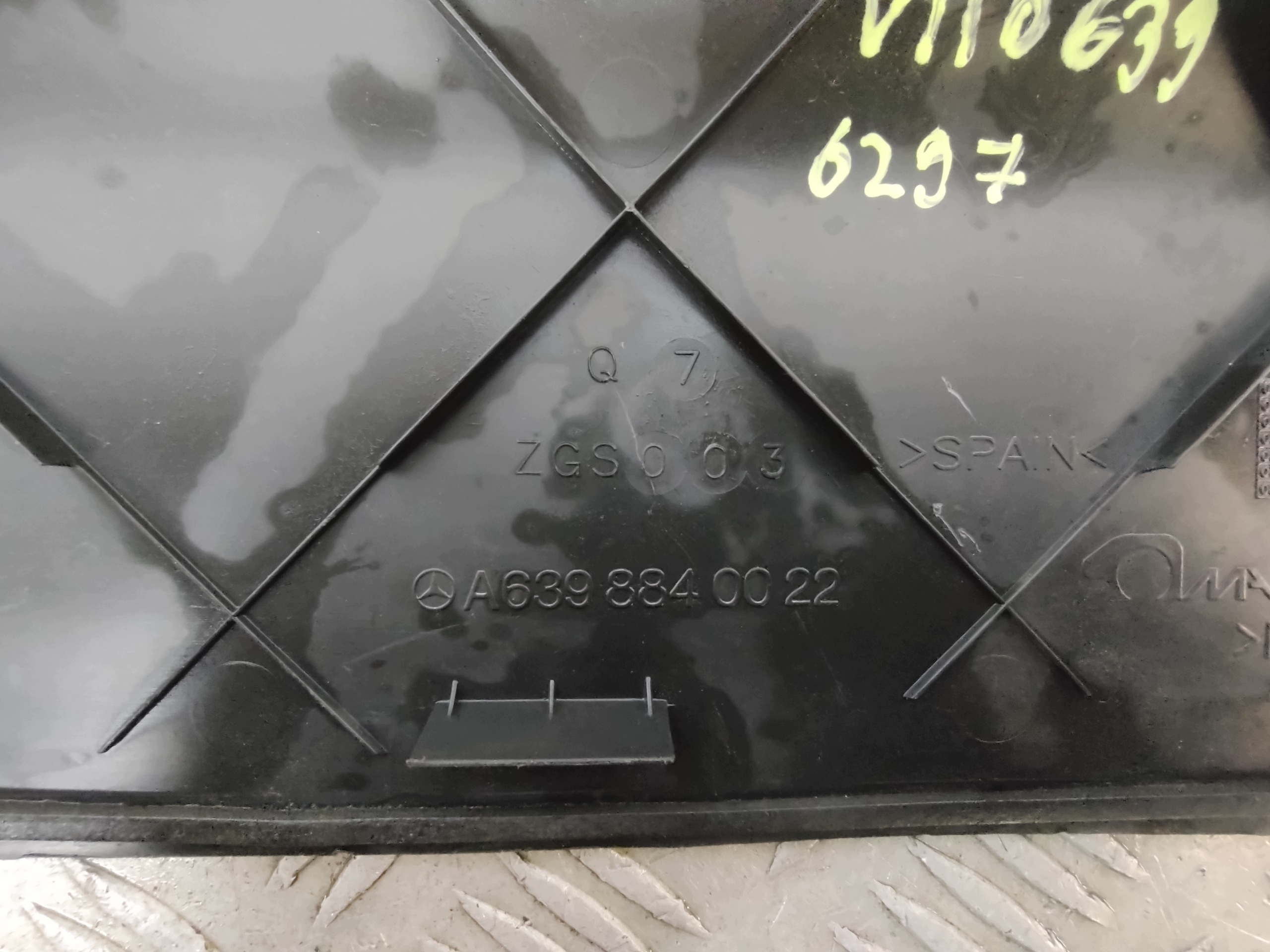 Luftfilterabdeckung Mercedes Vito W639 A6398840022 image 3