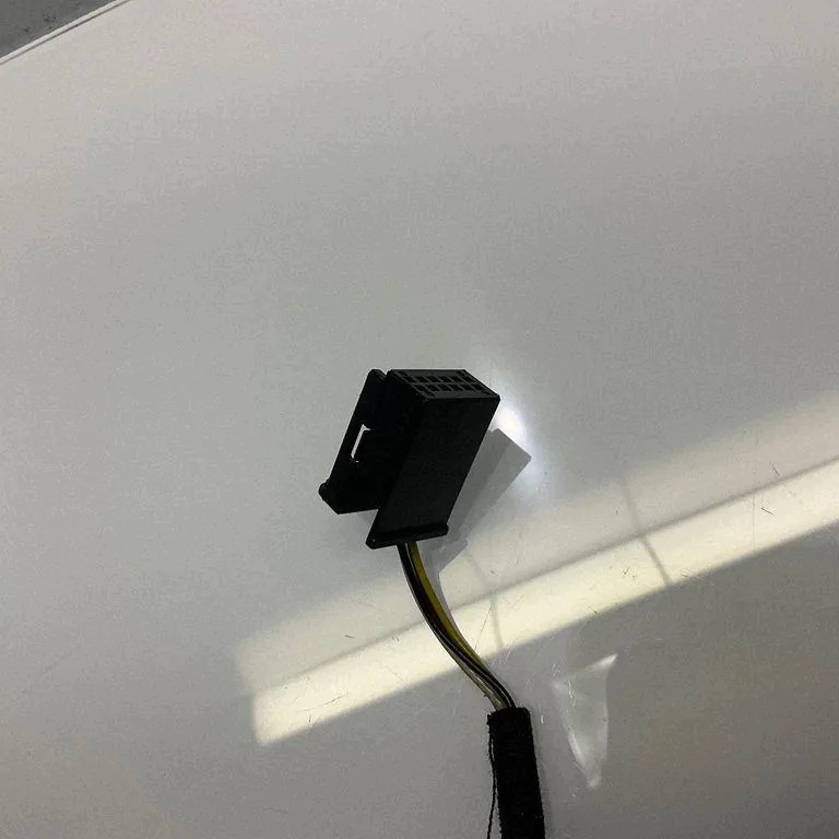 Conector Multimídia AUX/USB Mercedes-Benz E W211 2114404633 image 3