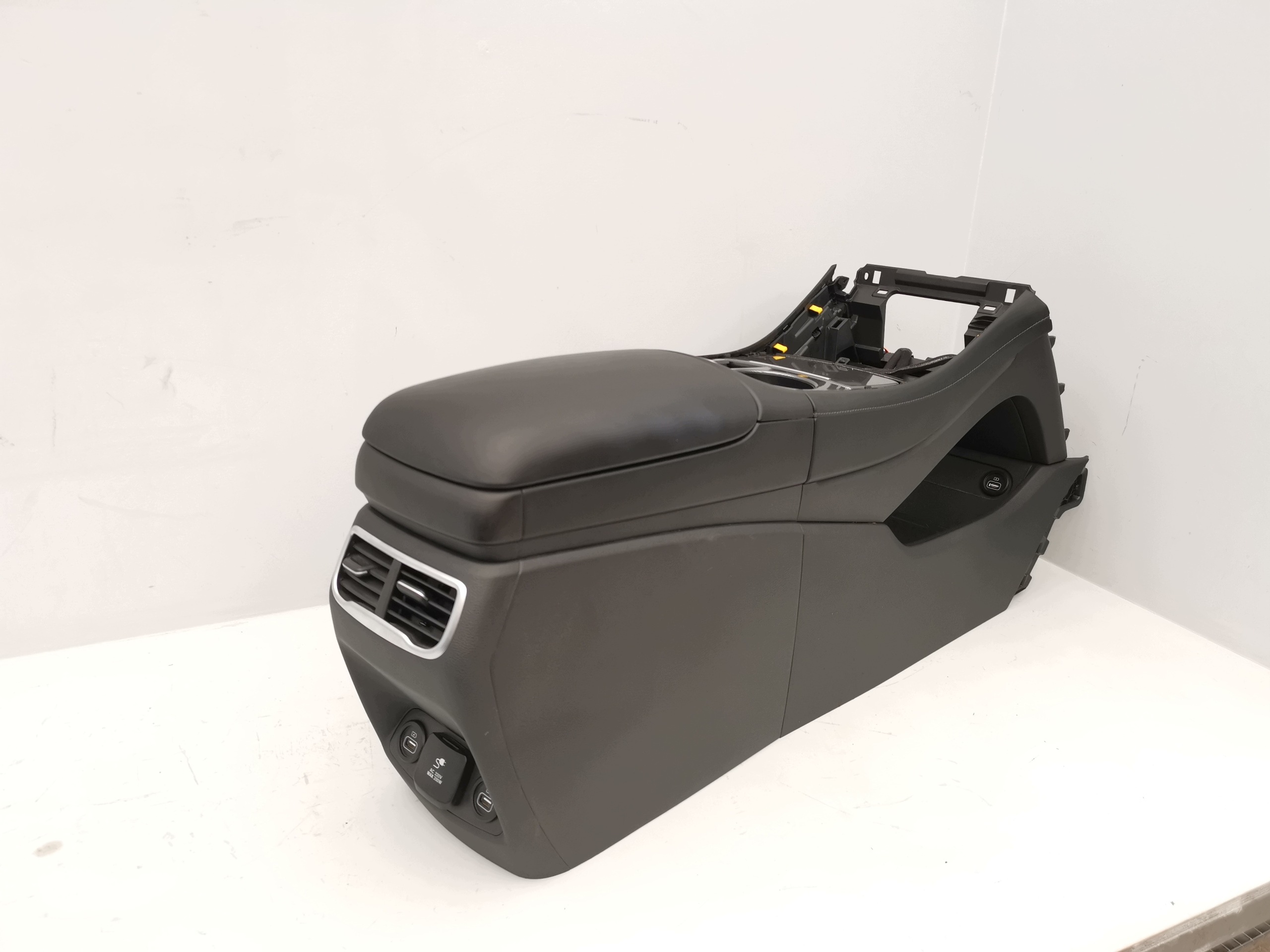 Hyundai Santa Fe IV Lift Armlehne Tunnel Mittelpanel Dekor FGHRTY744554 image 2