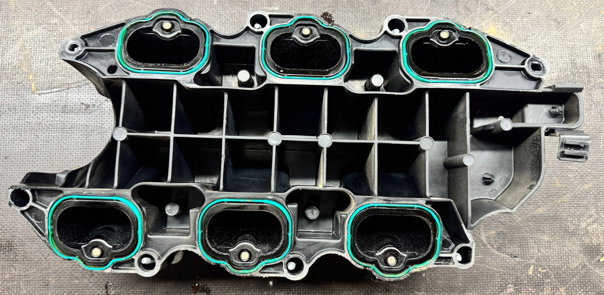 Jeep Grand Cherokee WL 3.6 Intake Manifold Base