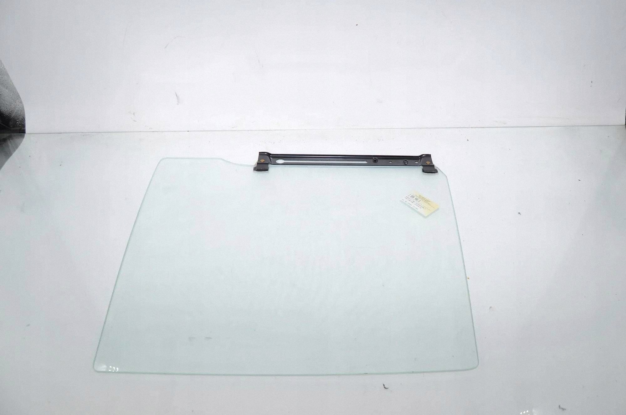 Hintere Seitenscheibe rechts BMW 5 E12 OEM 1809906
