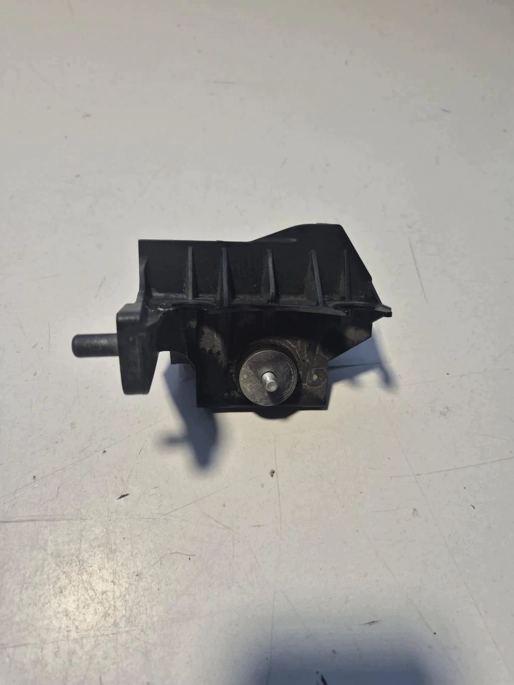 Fixation pompe ABS Fiat Panda Van 1.0 hybride 2023 image 3