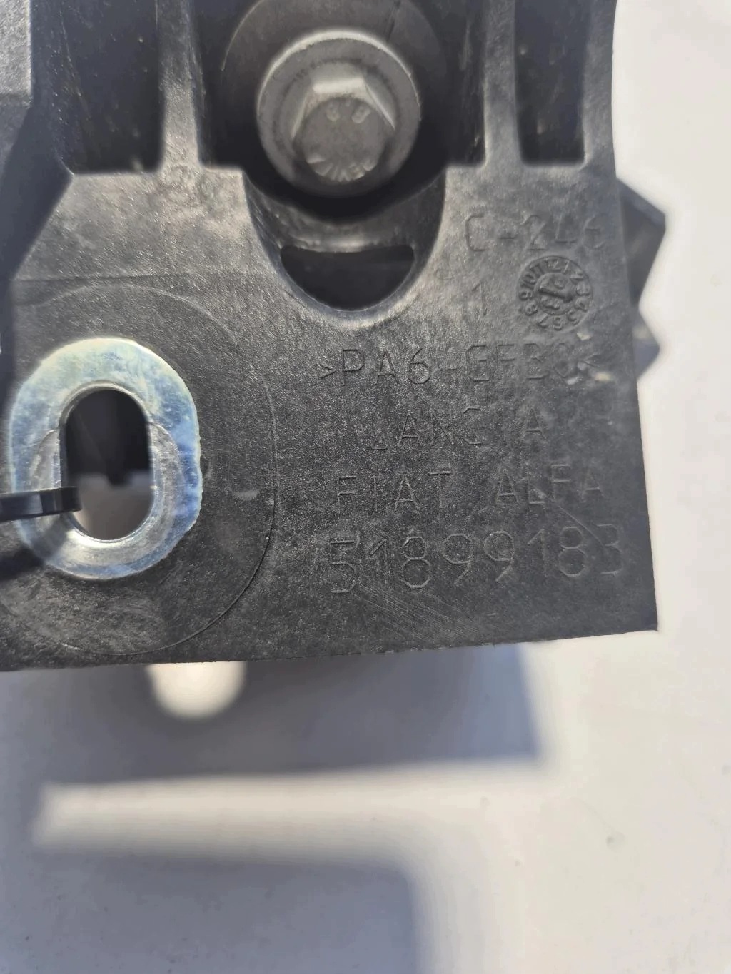Fixation pompe ABS Fiat Panda Van 1.0 hybride 2023 image 4