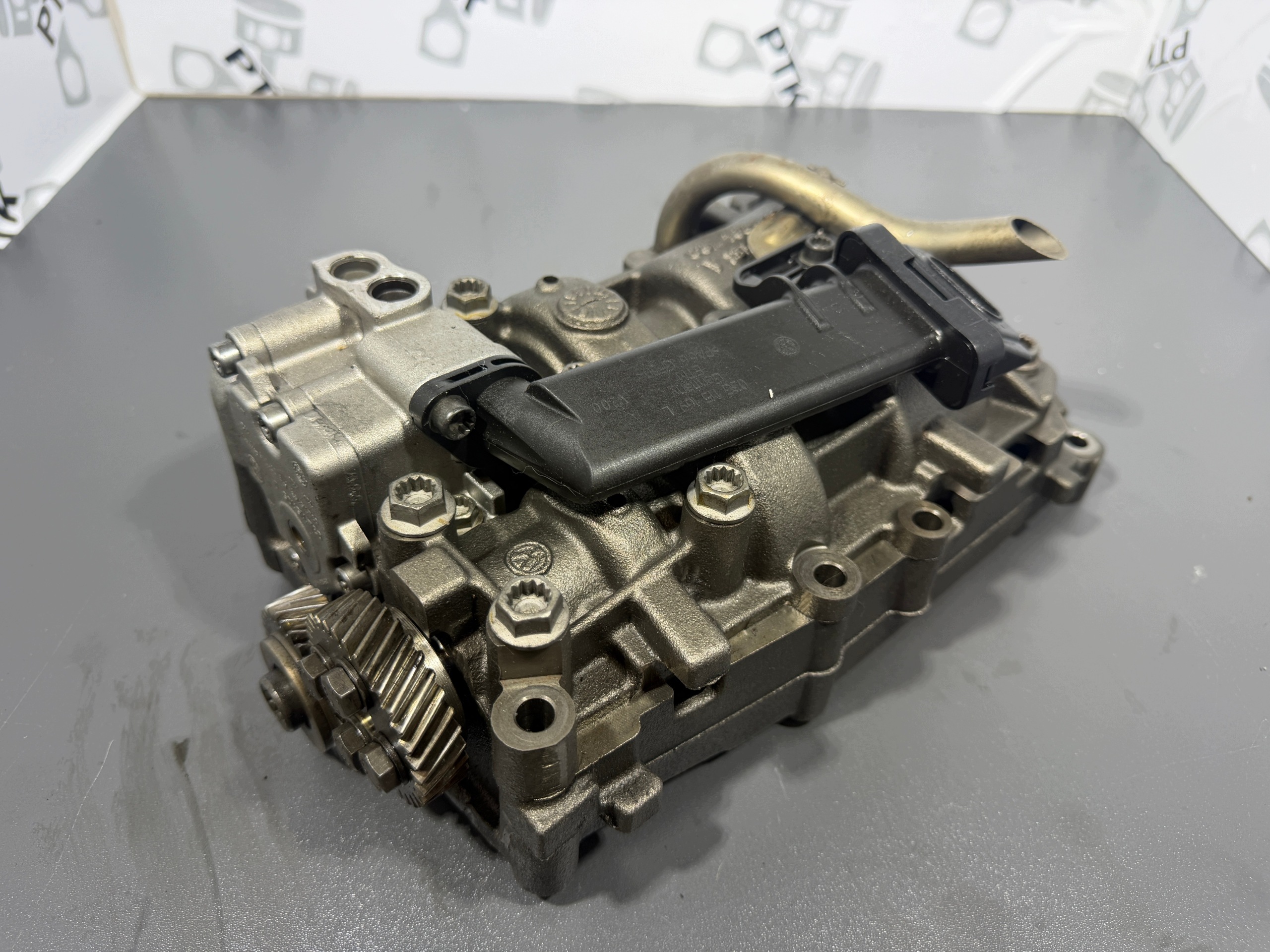 Module complet pompe à huile 2.0TDI CR image 2
