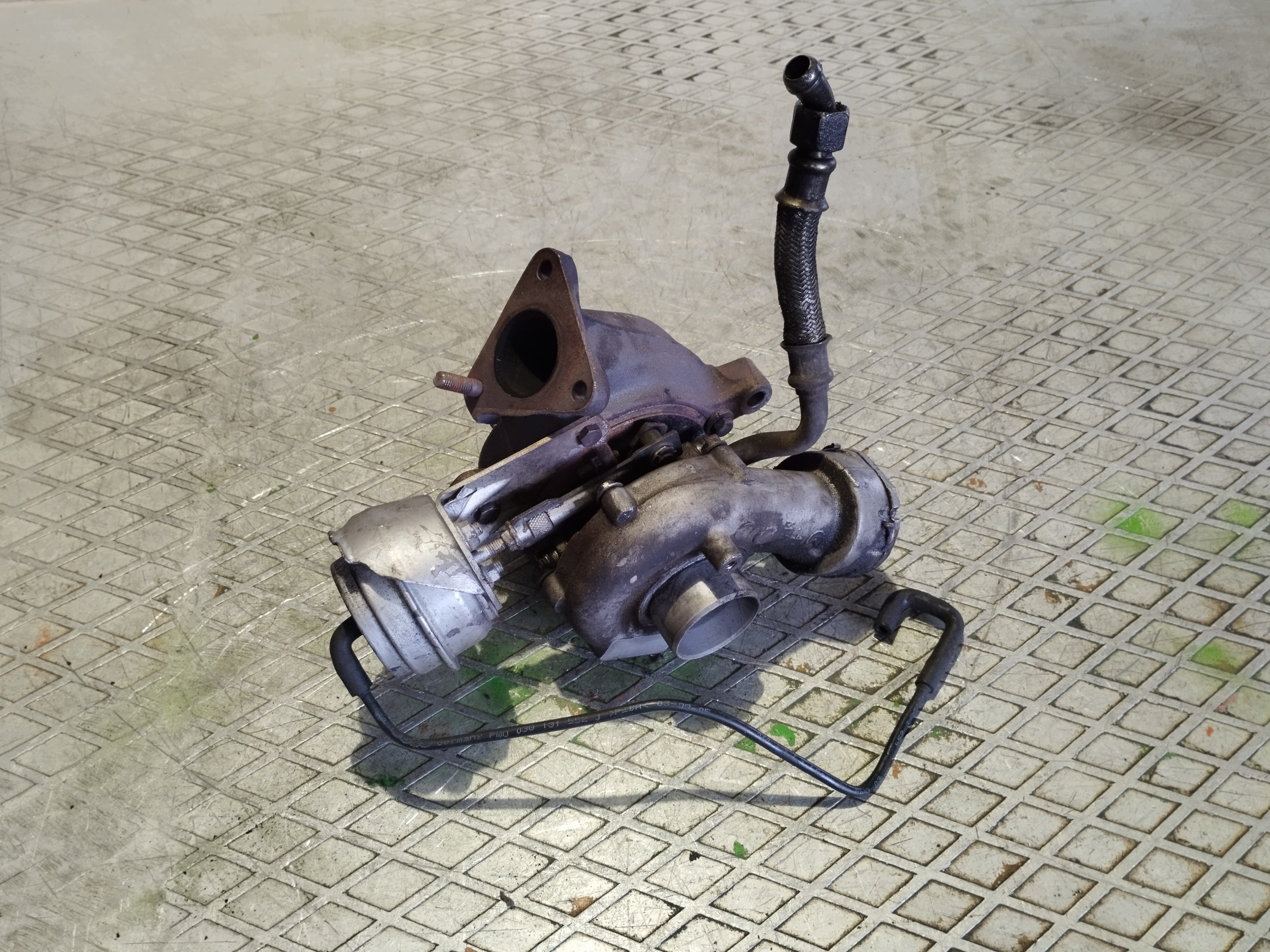 Turbina Audi A4 B7 2.0 TDI 038145702E image 3
