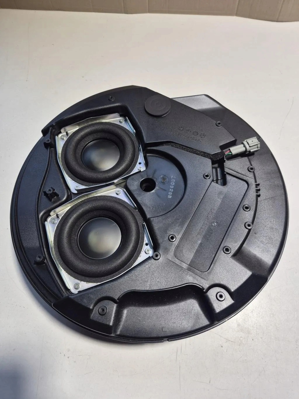 Bose Subwoofer for Renault Megane IV 281703WS0A image 3