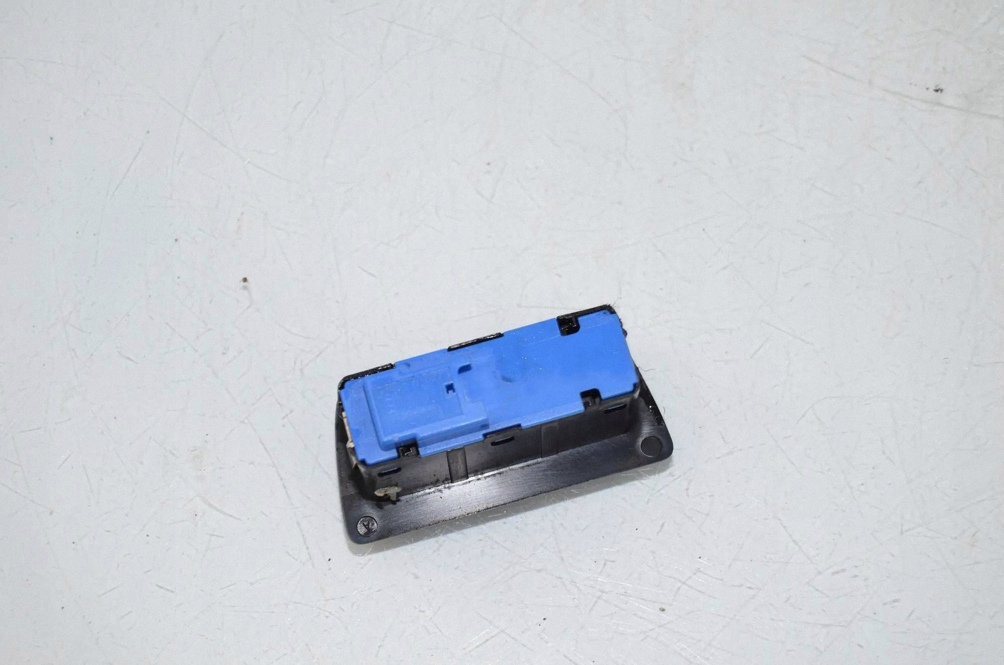 BMW 5 F10 F11 2011 Module achterklep 7304901 image 8