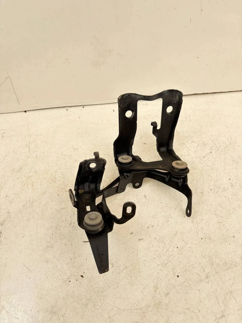 Support pompe direction assistée Master 2.3 DCI