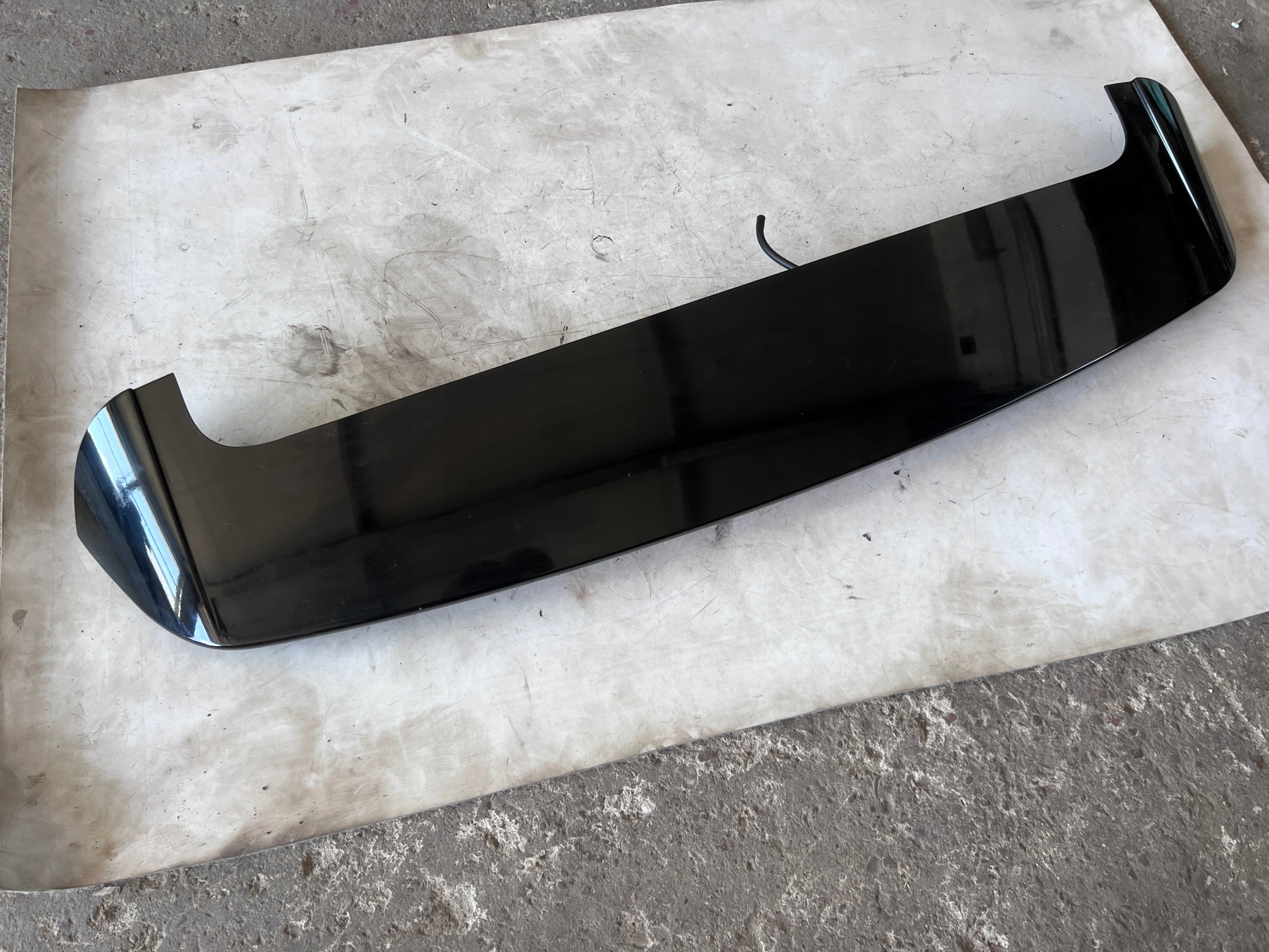 Spoiler hayon KIA Stonic 87210-H8400 Noir Perle image 2