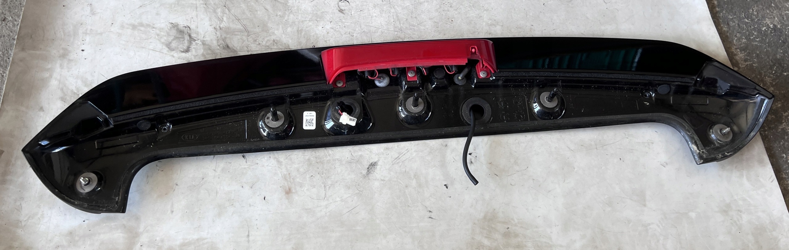 Spoiler hayon KIA Stonic 87210-H8400 Noir Perle image 5