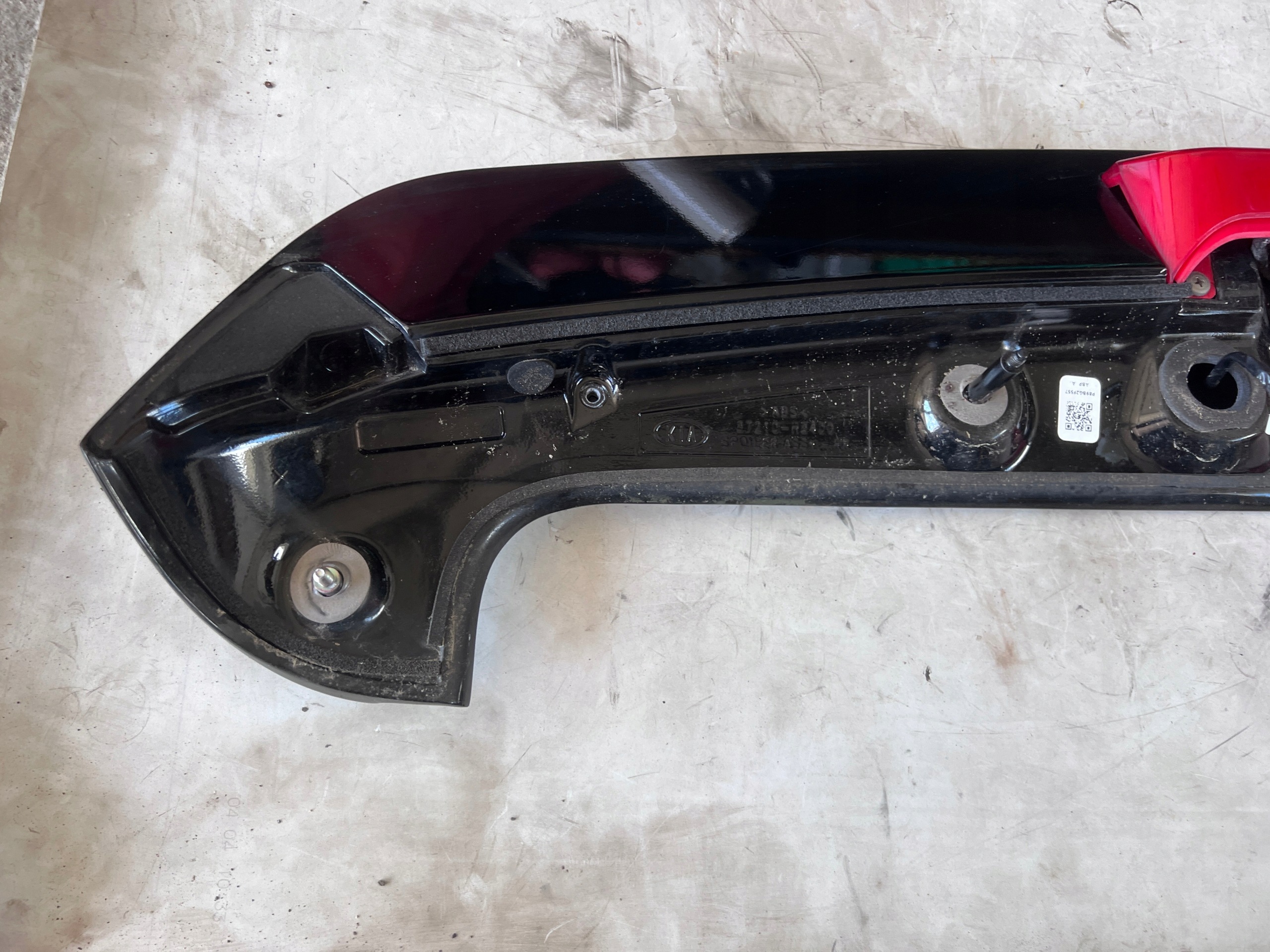 Spoiler hayon KIA Stonic 87210-H8400 Noir Perle image 6