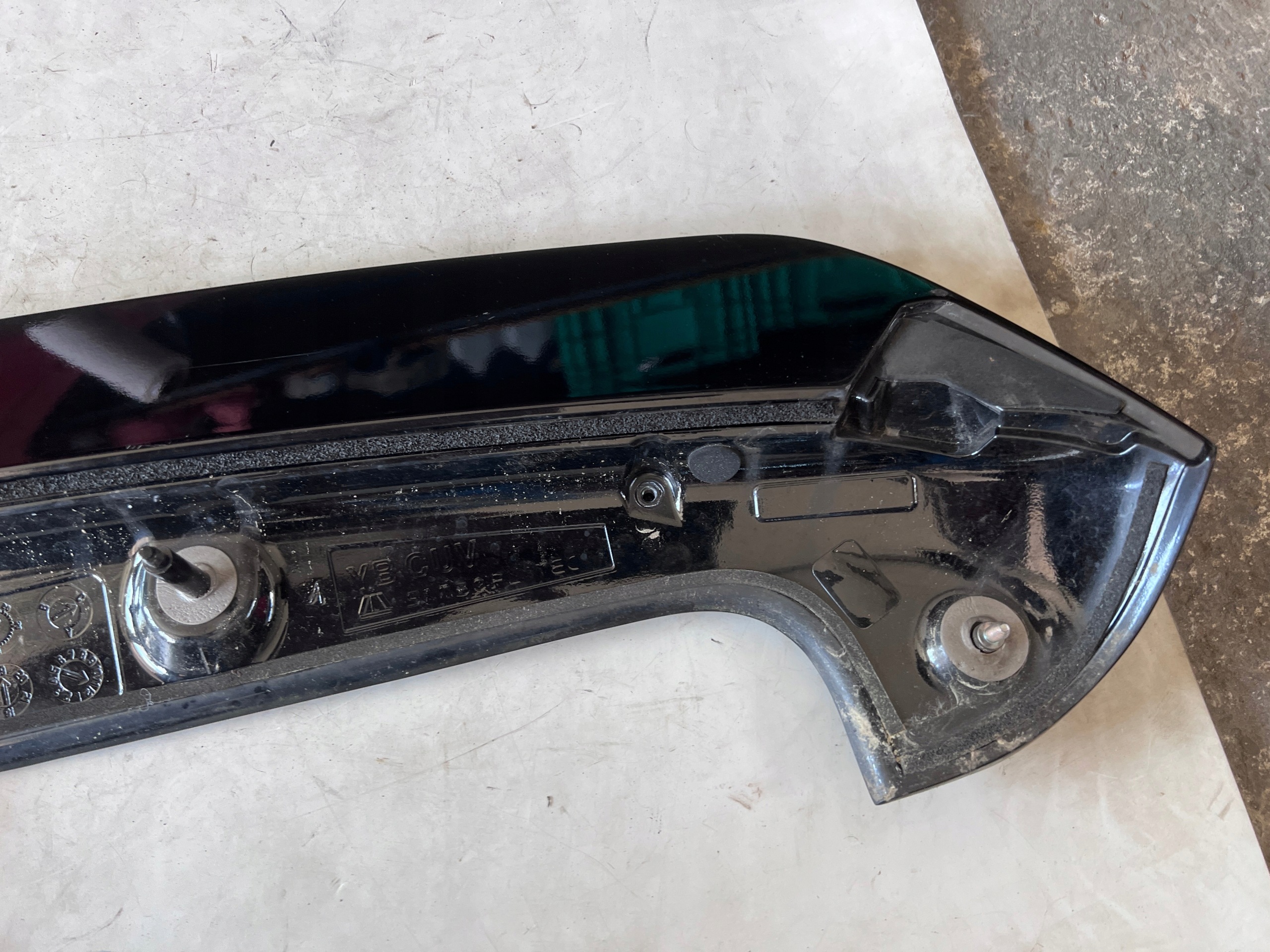 Spoiler hayon KIA Stonic 87210-H8400 Noir Perle image 8