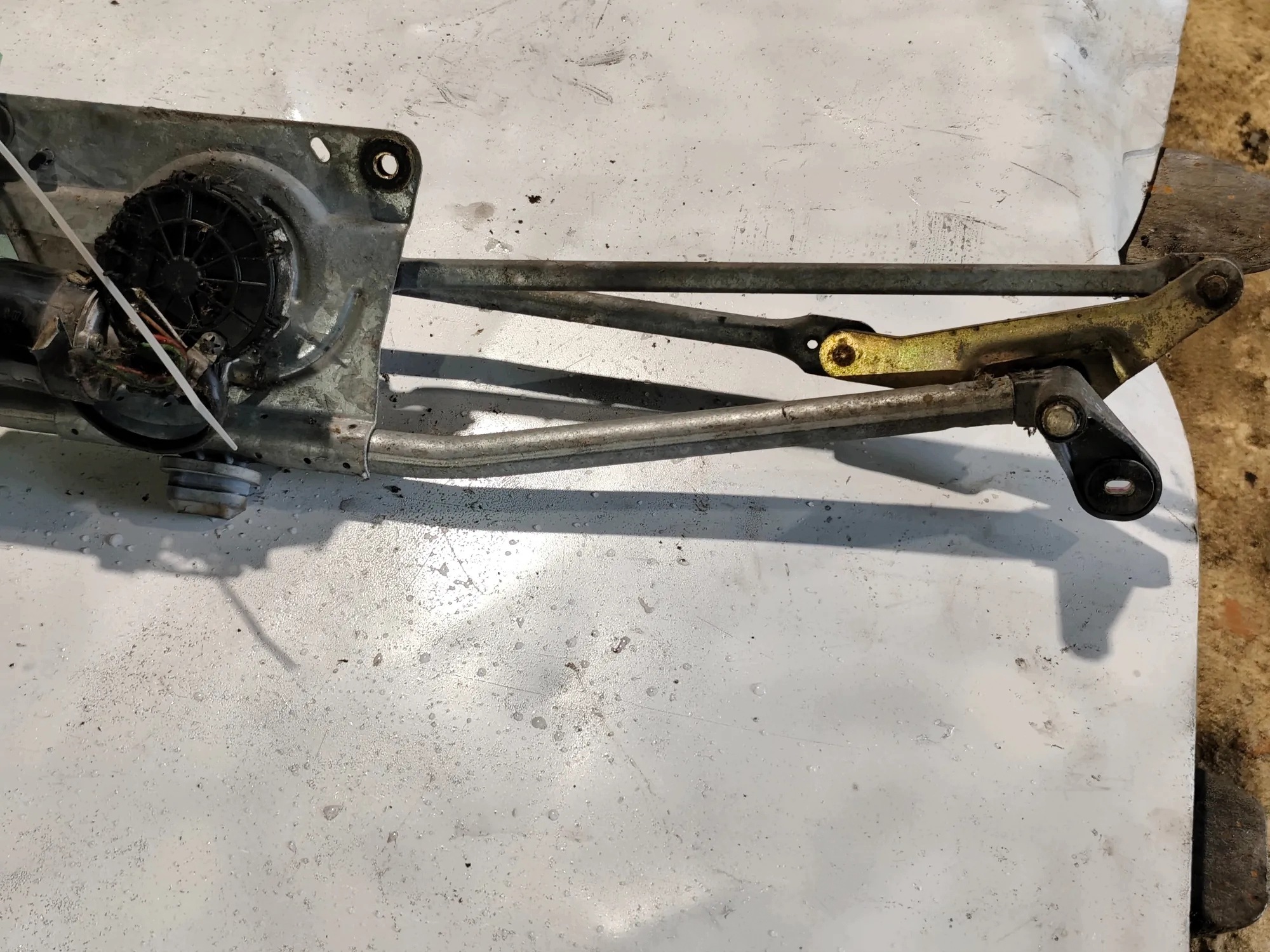 Etulasien mekanismi Citroen Xsara Picasso 0390241443CDP