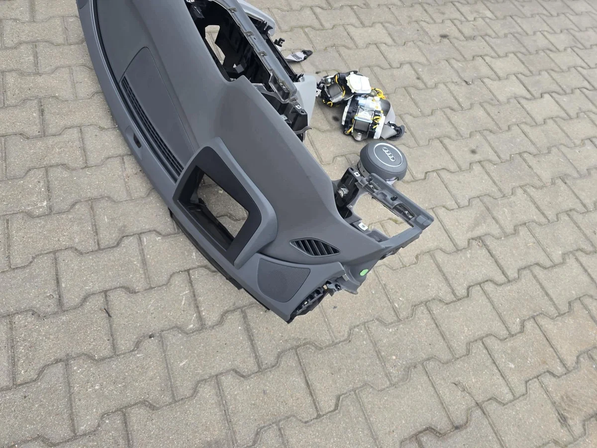 Audi A6 C7 kojelauta airbagit harmaa image 3