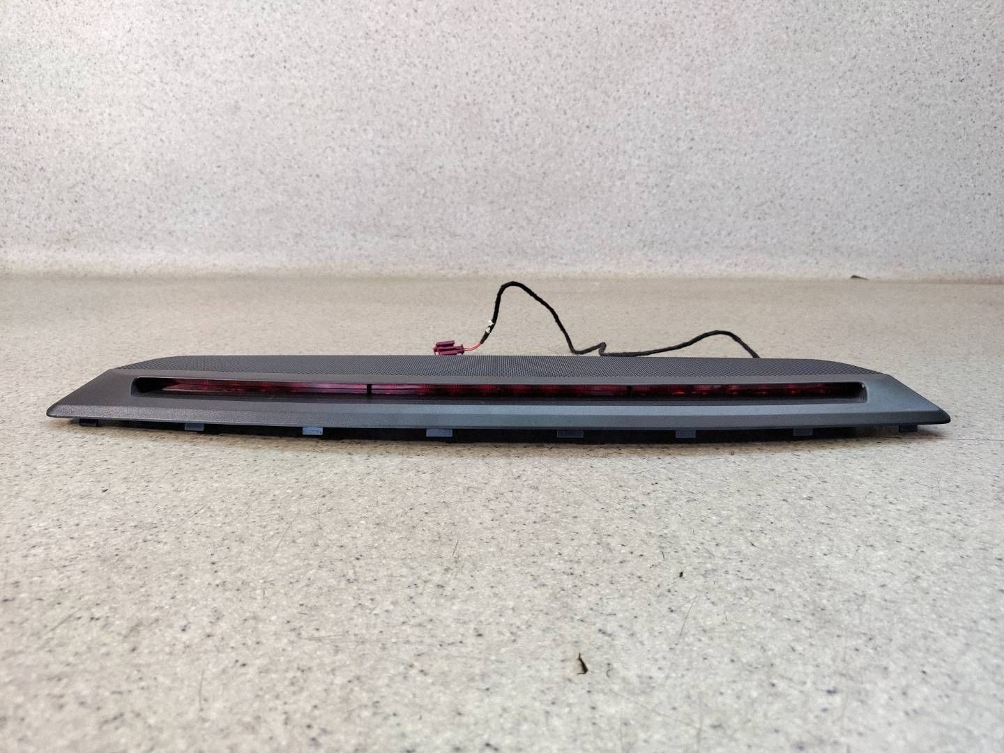 Derde Stoplicht A2186830030 Mercedes CLS W218 image 2