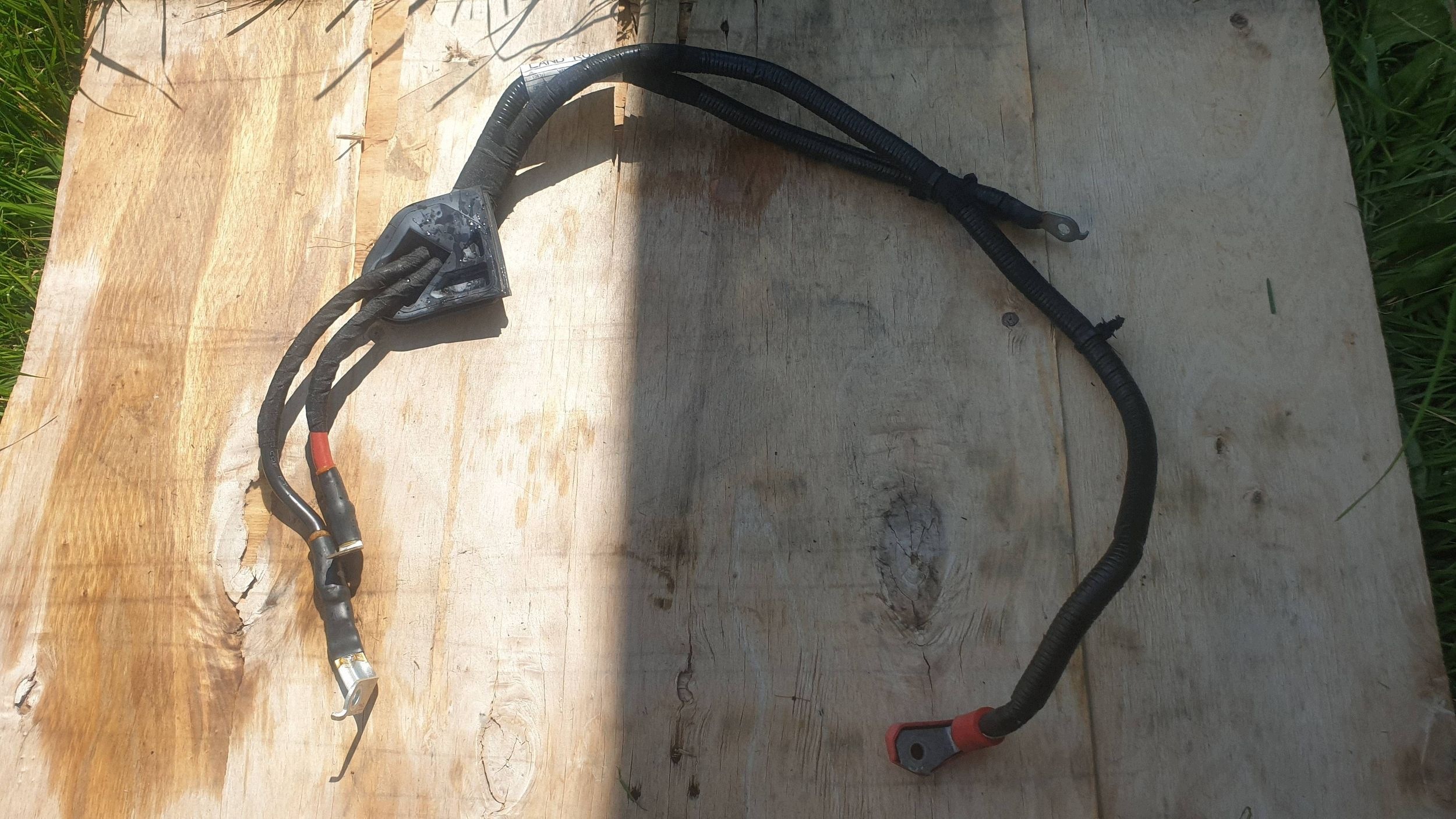 Cable de arranque Land Rover Evoque II L8D214N170 image 2