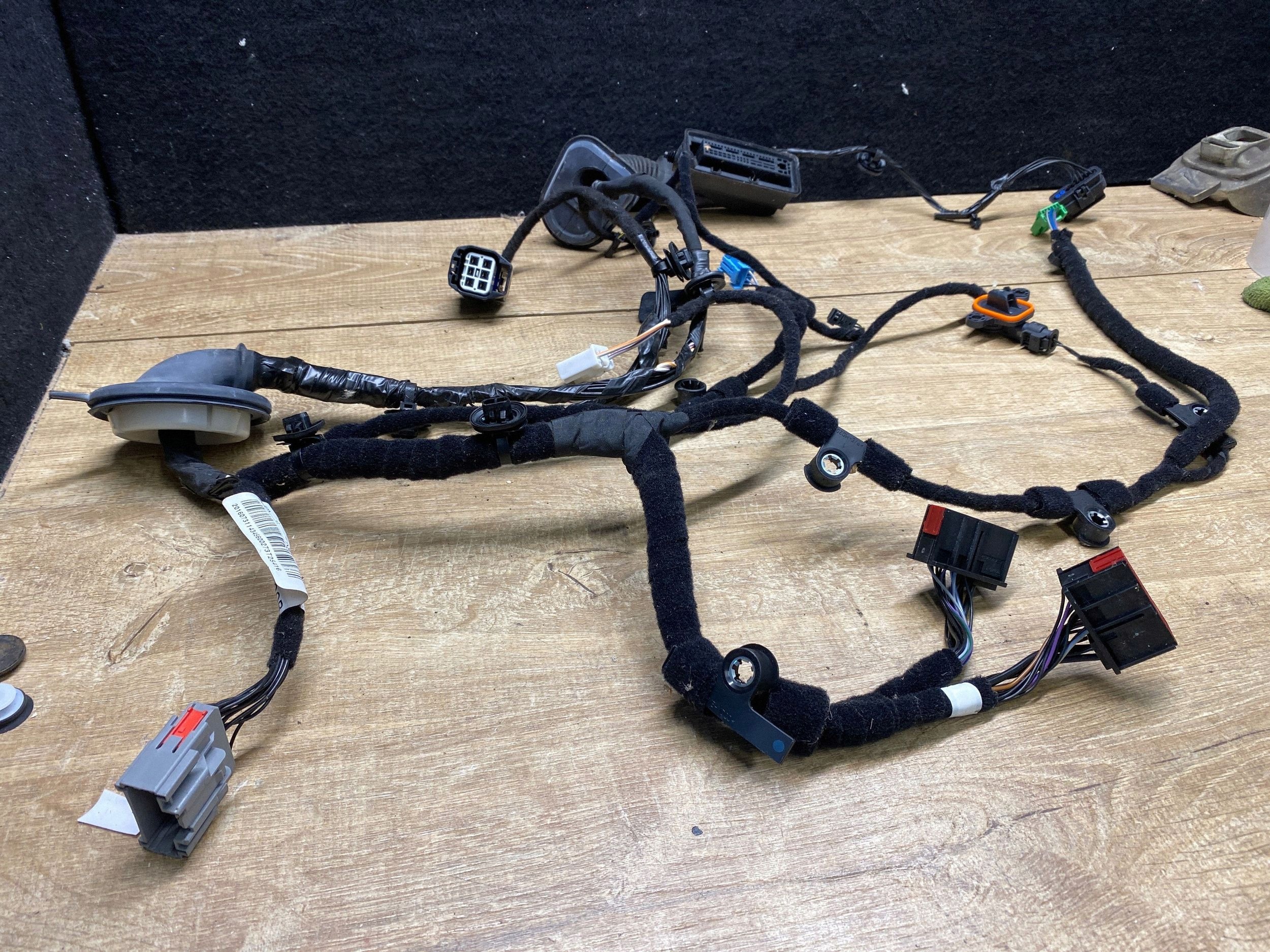 Fascio cavi porta Jaguar F-PACE HK8314631BSC usato