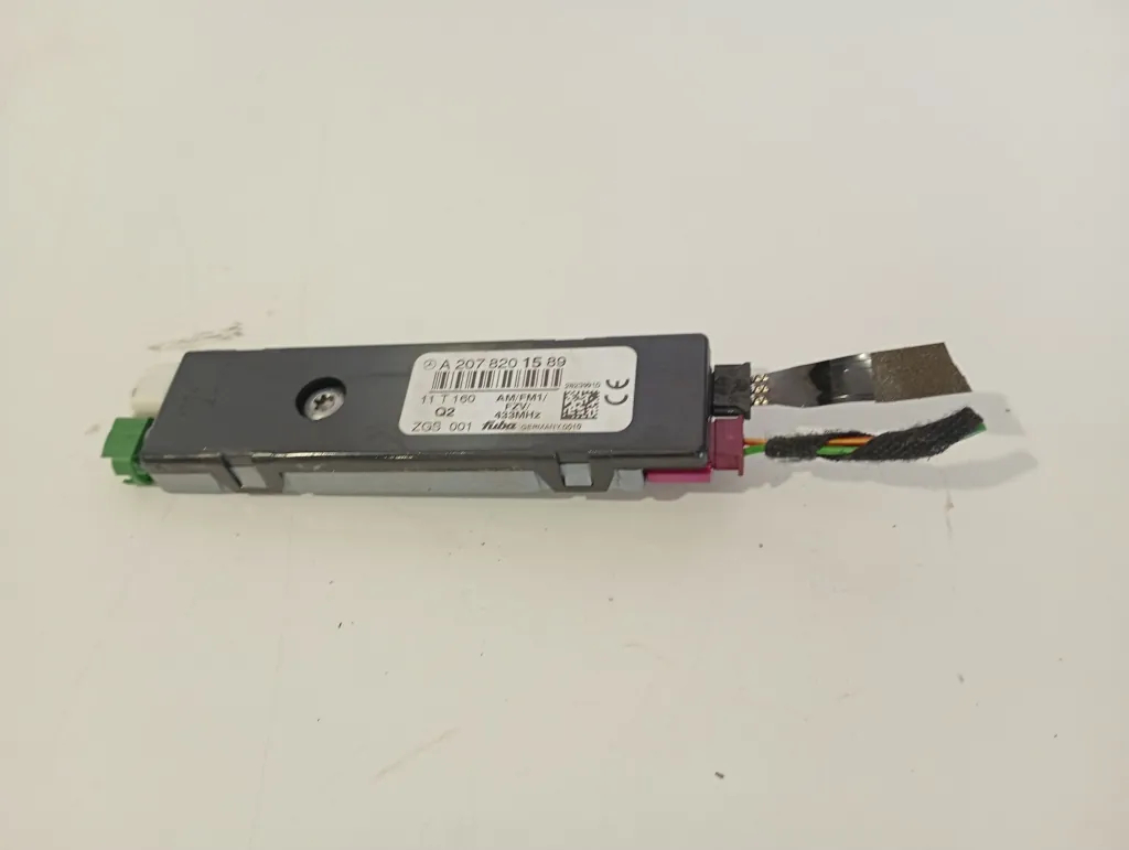 Antennförstärkare Mercedes E Cabrio A207 image 2