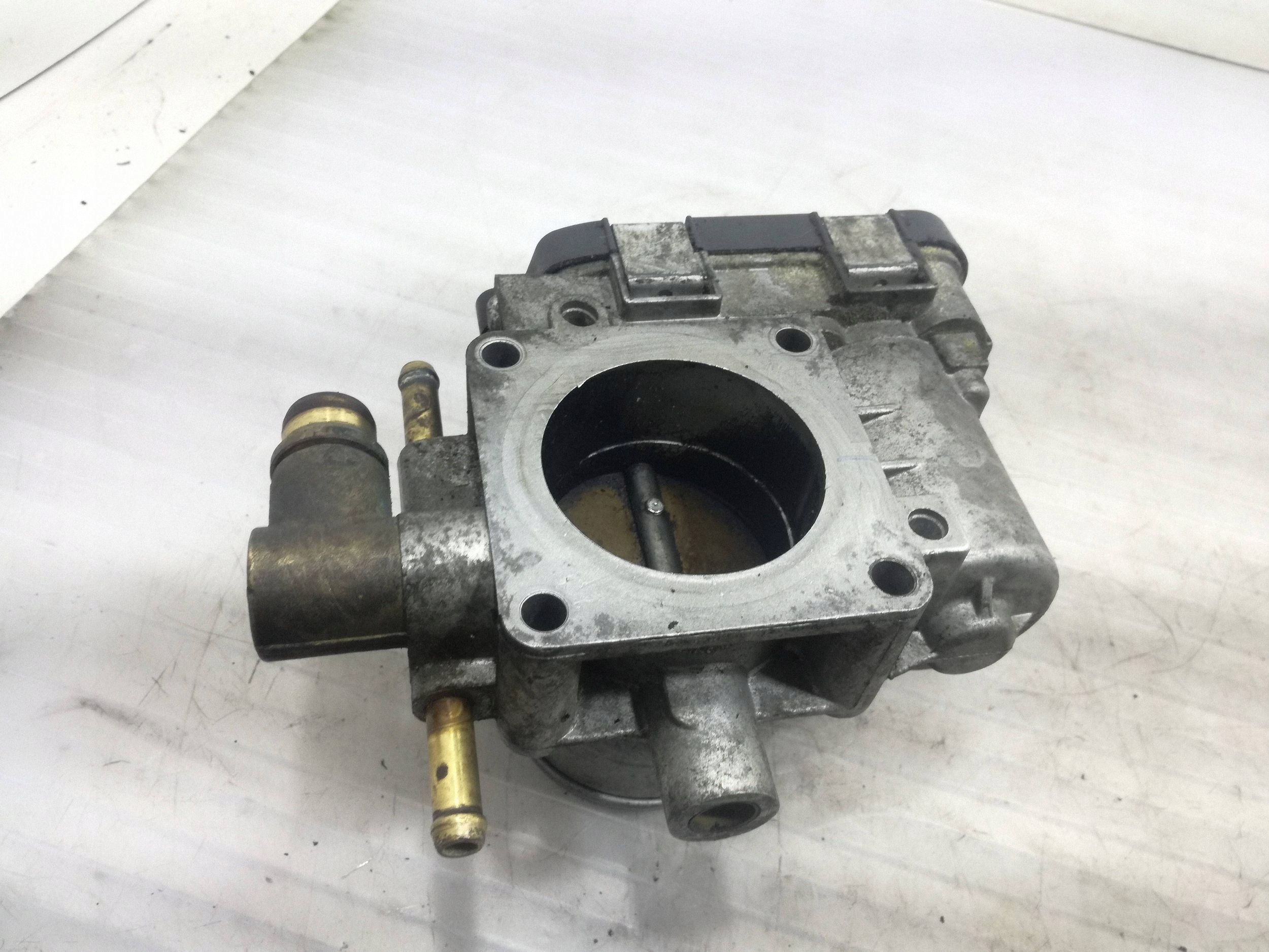 Kaasuläppäkotelo 55354610 Fiat Stilo 1.6 16V