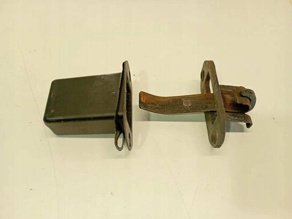 Achterdeurstopper VW Caddy 04- OEM 2K5827455 image 2