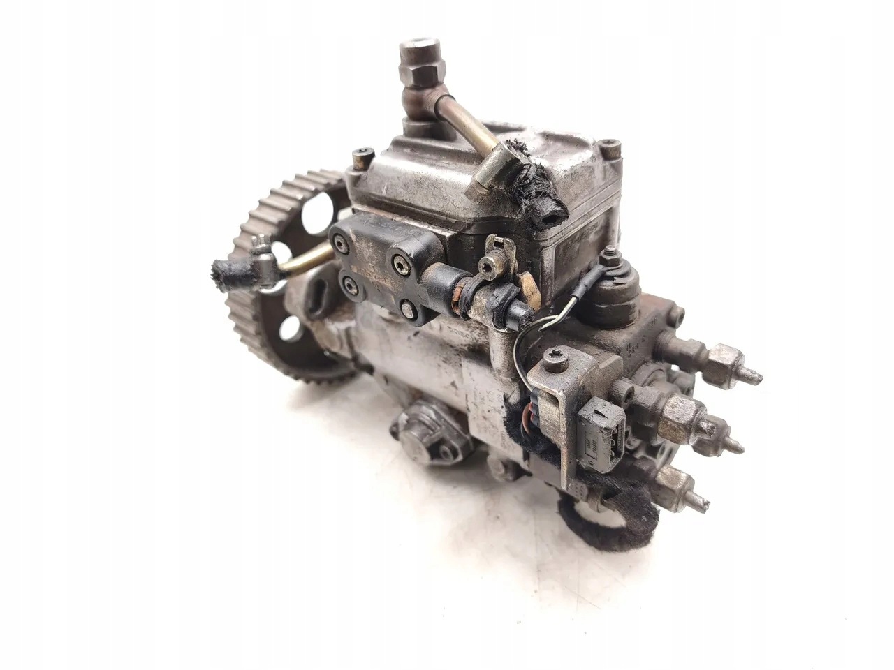 Audi 80 Bomba Inyectora 1.9 TDI 66kW (90CV) OEM 028130109L image 5