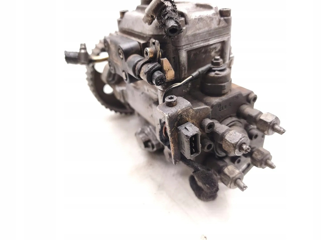 Audi 80 Bomba Inyectora 1.9 TDI 66kW (90CV) OEM 028130109L image 7