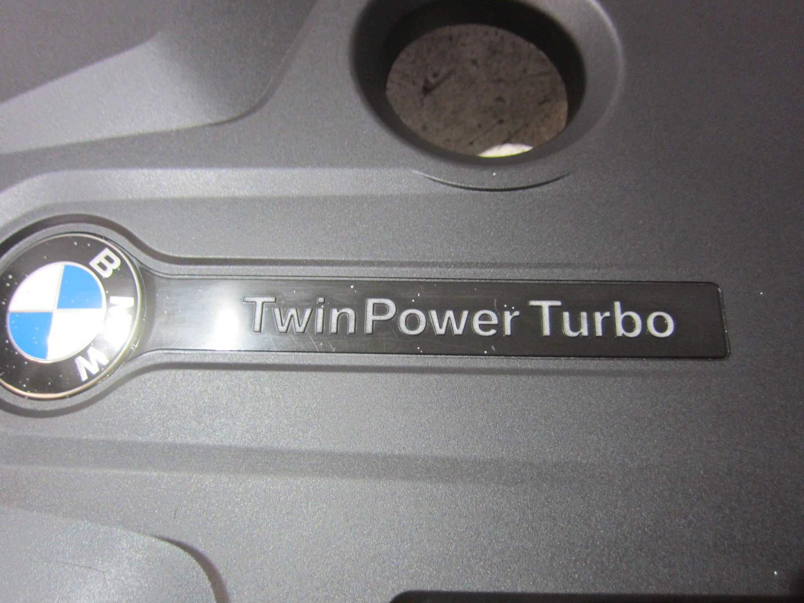 BMW X3 G01 Engine Cover 8657055 image 4