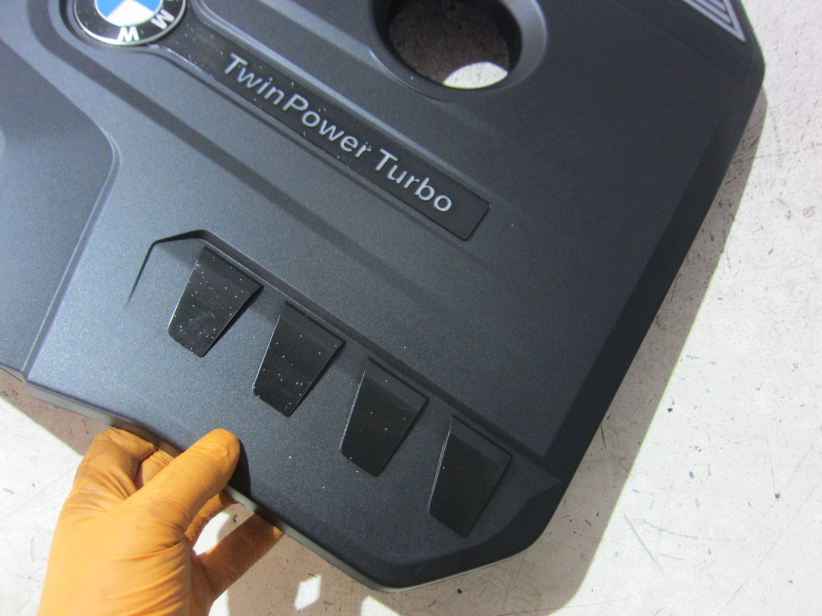 BMW X3 G01 Engine Cover 8657055 image 5