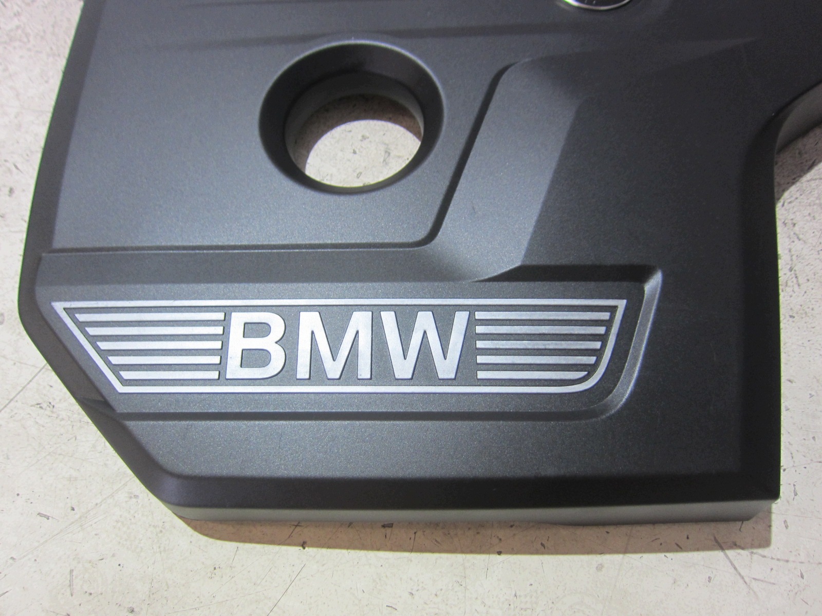 BMW X3 G01 Engine Cover 8657055 image 6