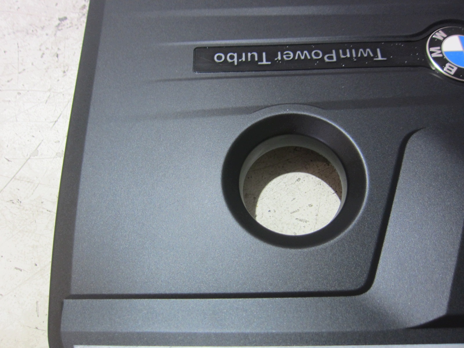 BMW X3 G01 Engine Cover 8657055 image 7